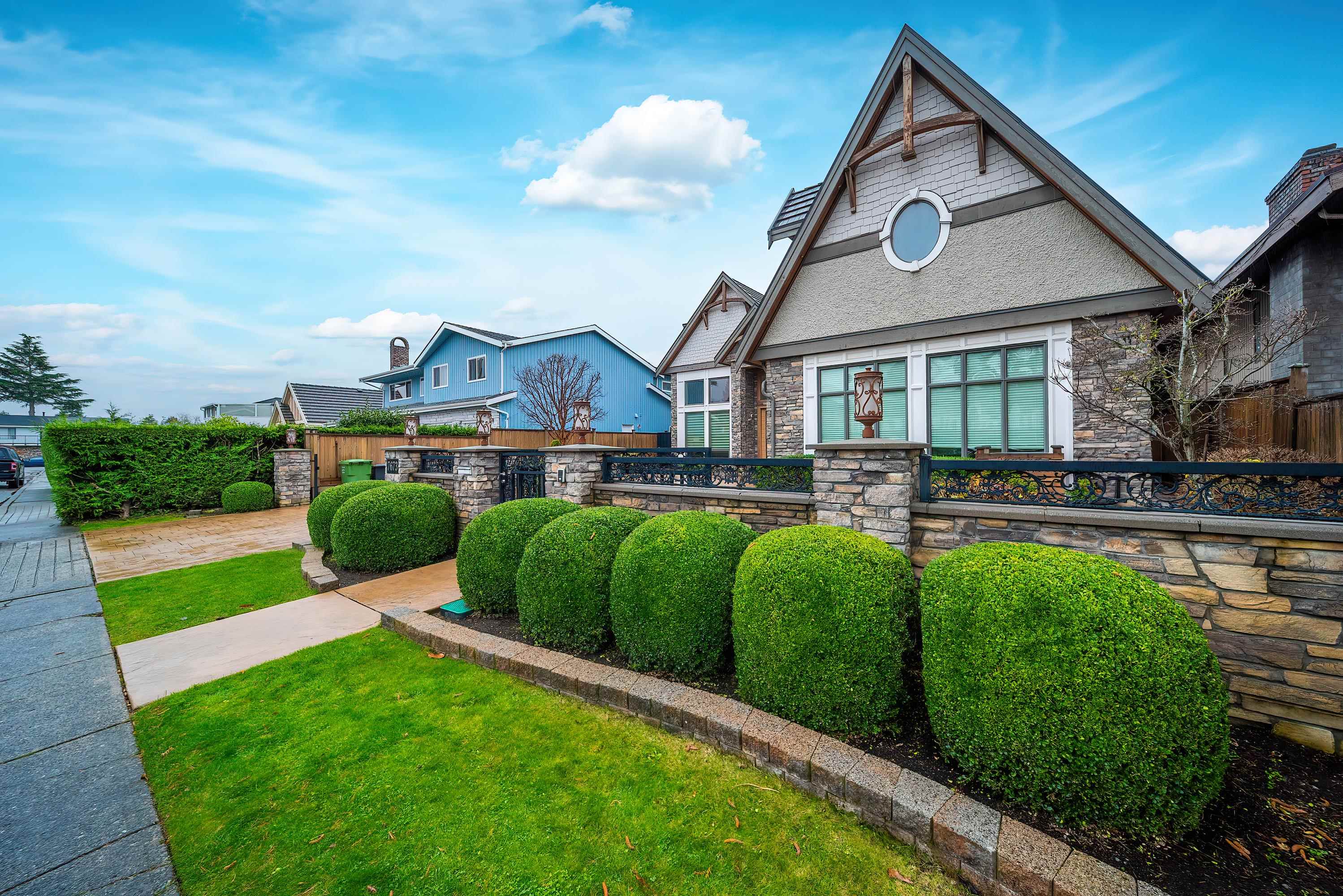 7673 Dampier Drive, Richmond, BC V7C 4M3