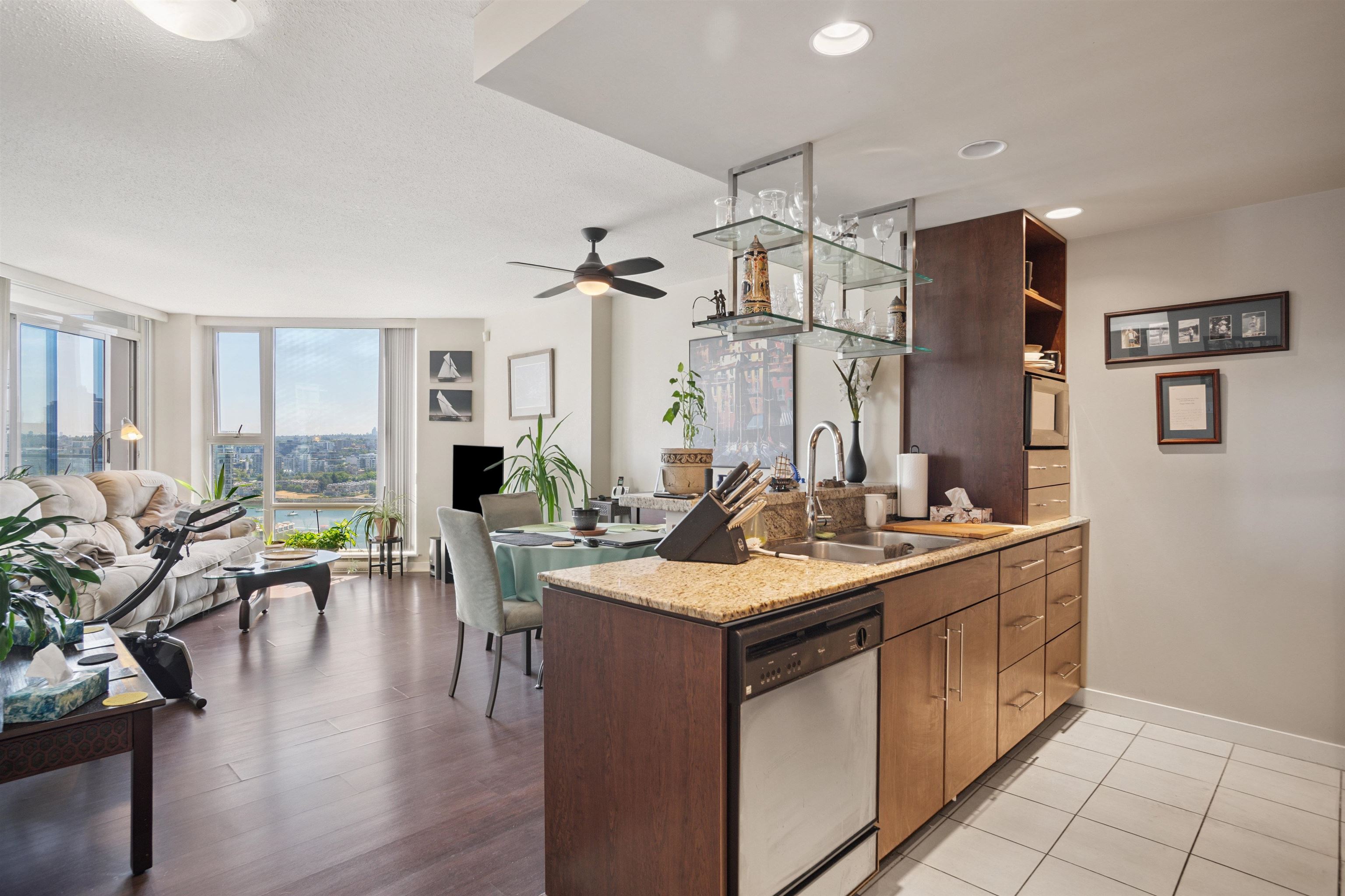 455 Beach Crescent #2307, Vancouver, BC V6Z 3E5