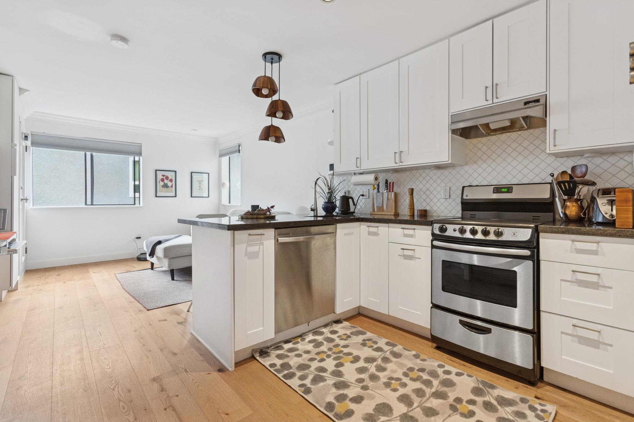 853 East 7th Avenue #204, Vancouver, BC V5T 1P4