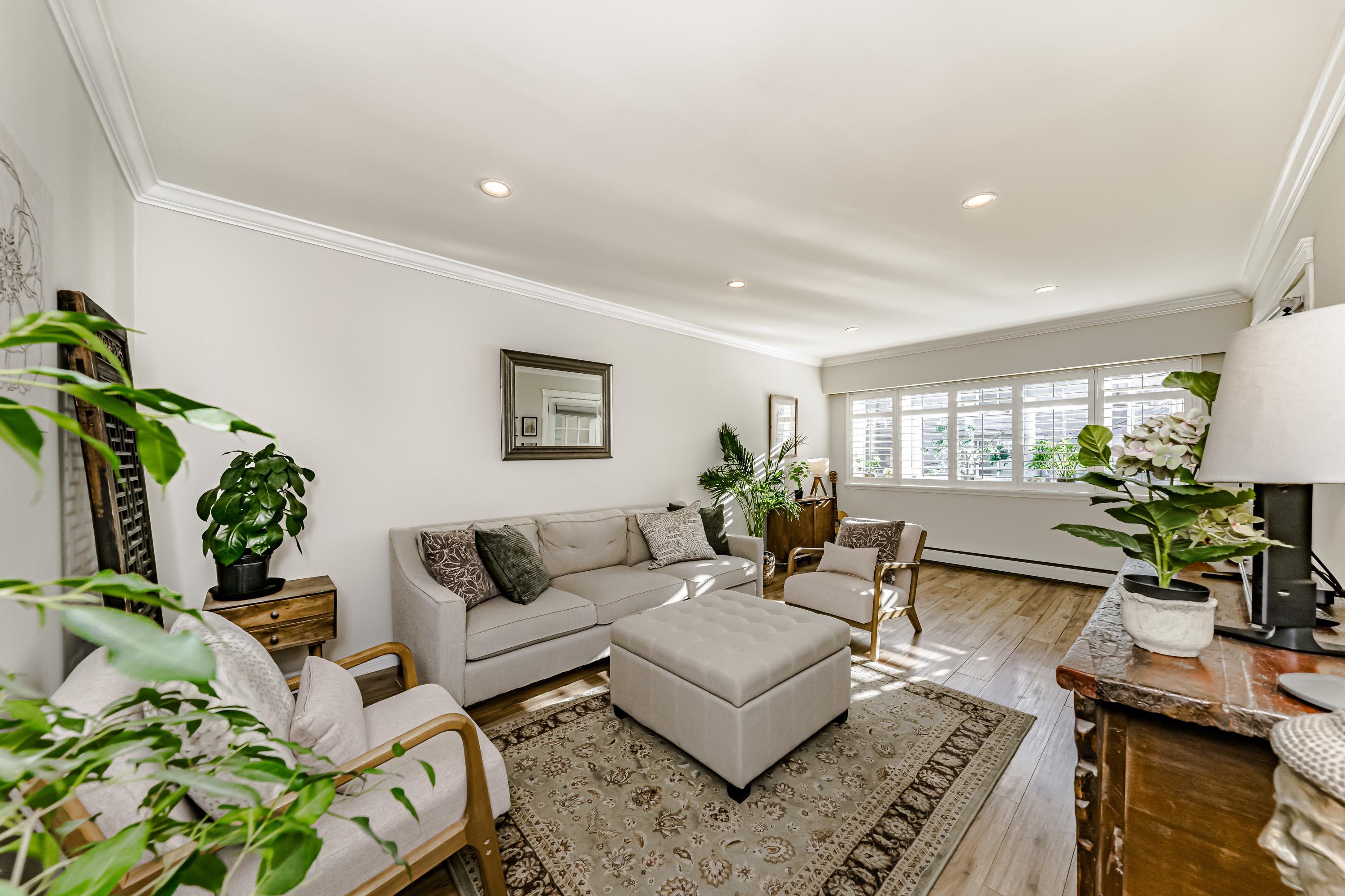 2430 Point Grey Road #305, Vancouver, BC V6K 1A2