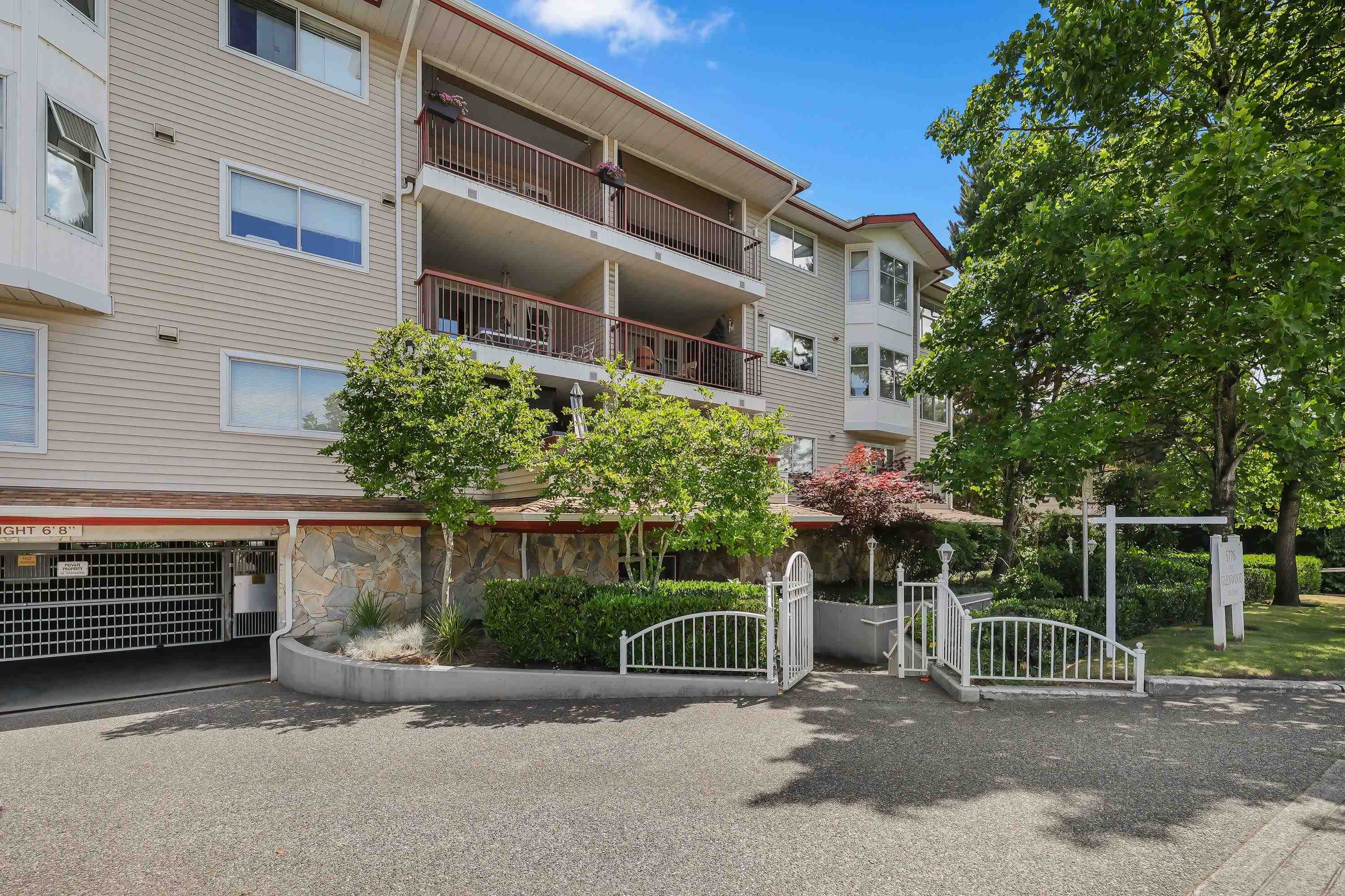 5776 200 Street #106, Langley, BC V3A 1M8