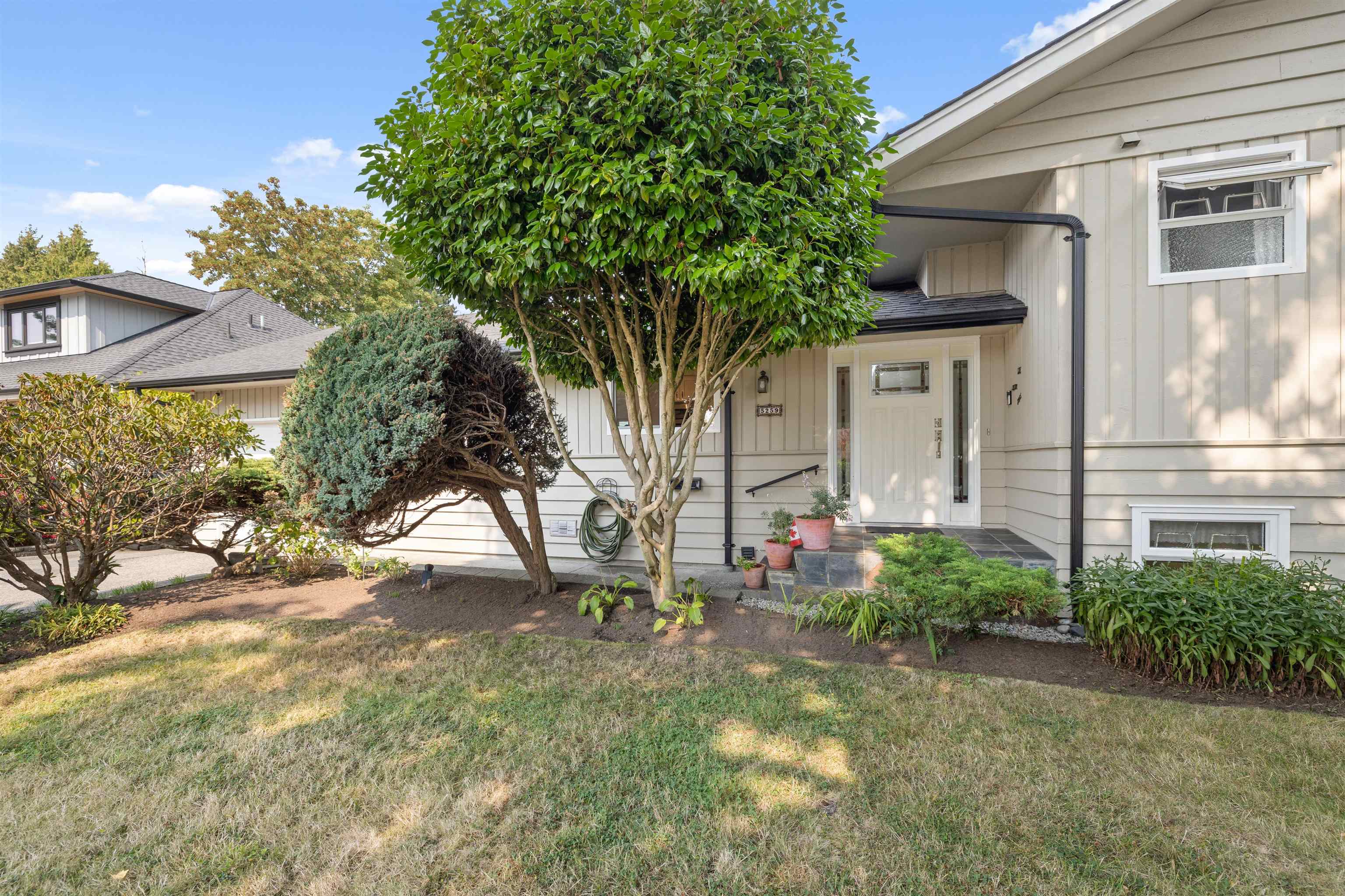 12 Avenue, Delta, BC V4M 2B1