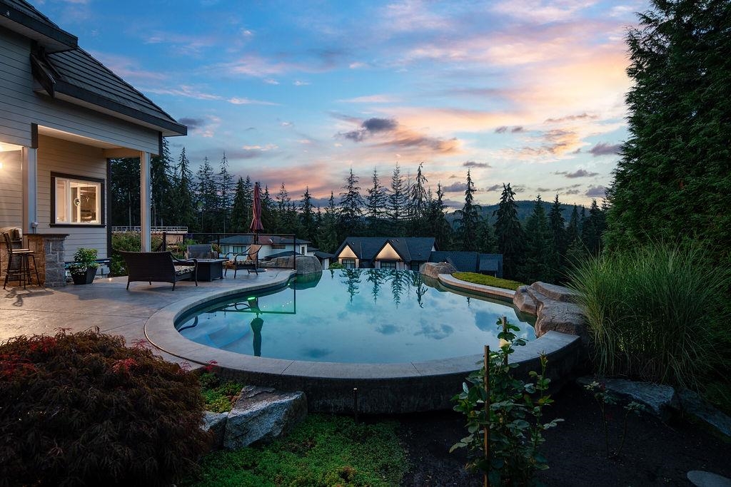 136 Deerview Lane, Anmore, BC V3H 0A3