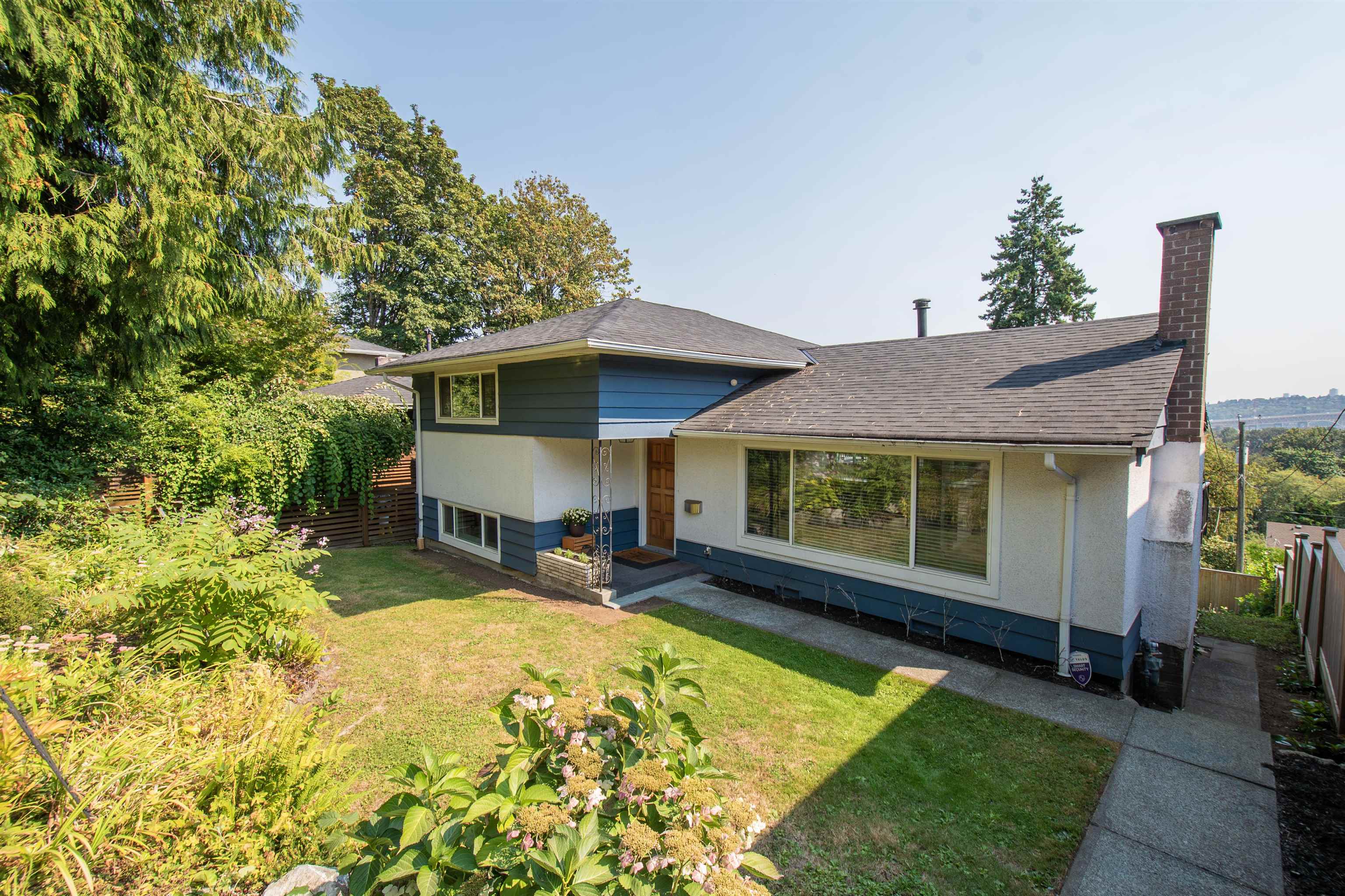 1179 Cloverley Street, North Vancouver, BC V7L 1N7