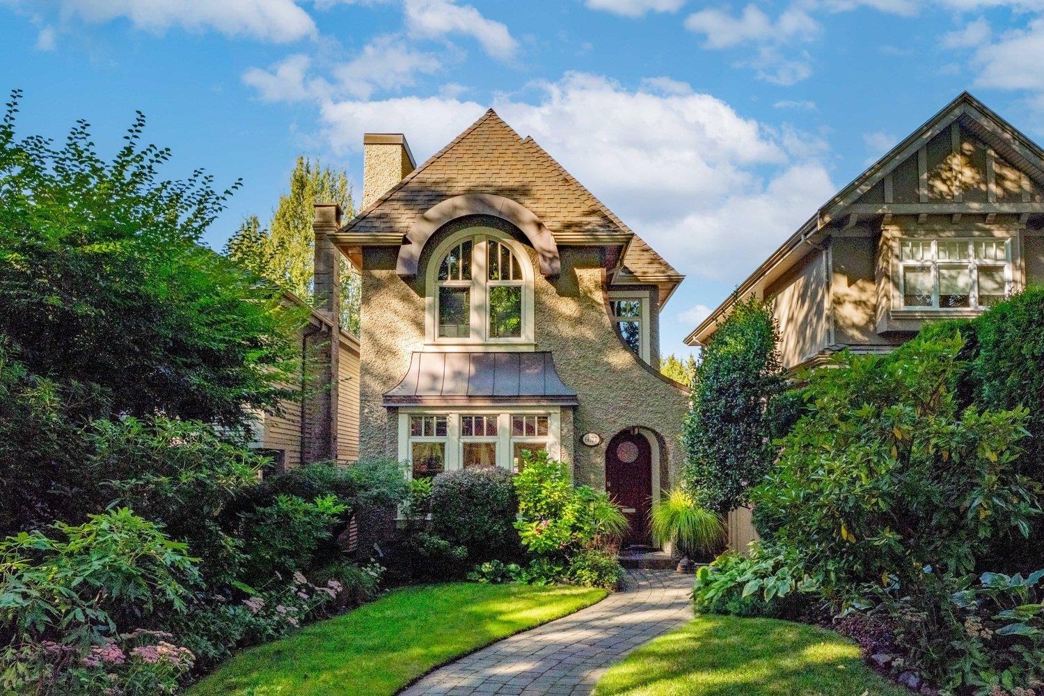 6677 Laburnum Street, Vancouver, BC V6P 5M6