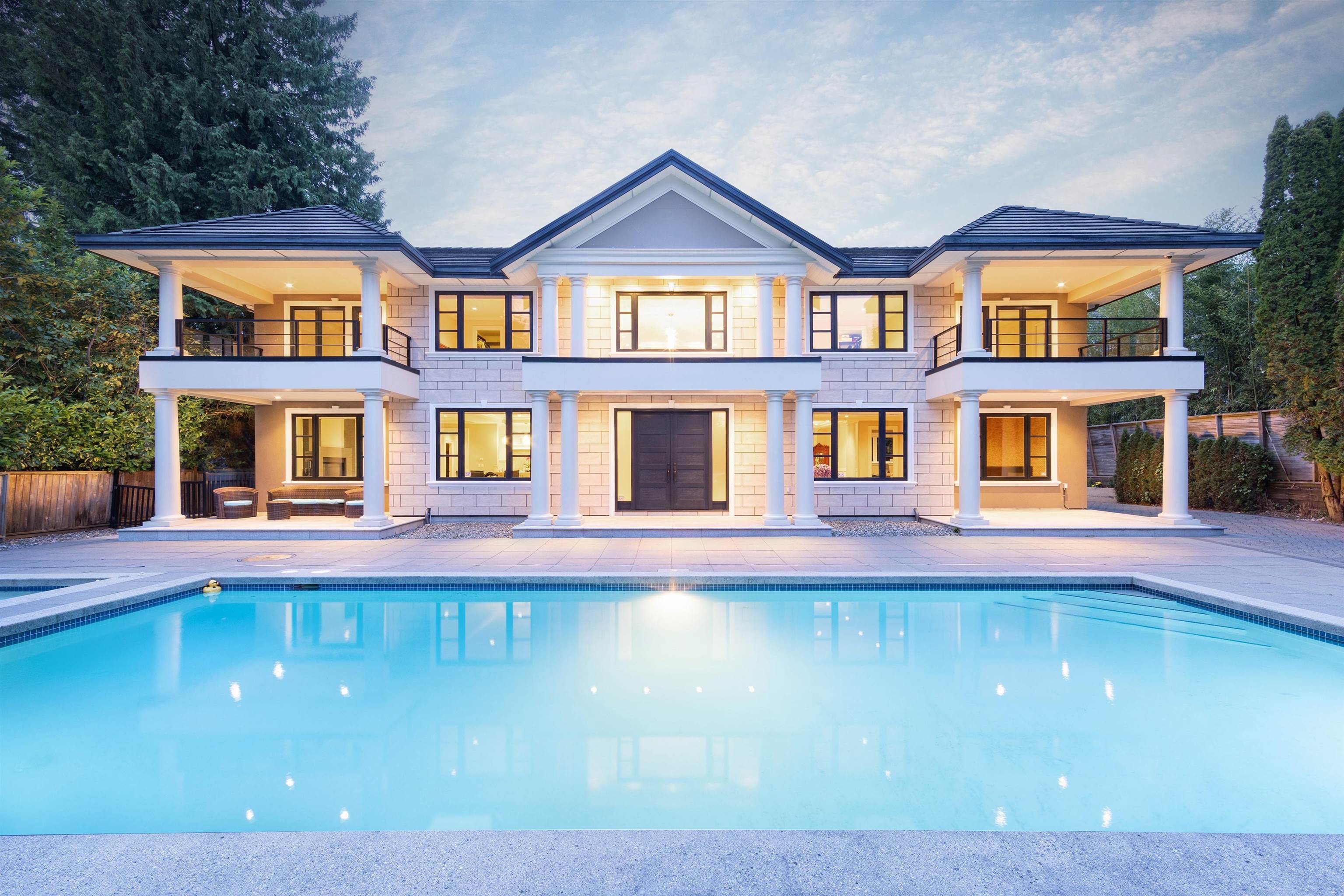 607 Glenmaroon Road, West Vancouver, BC V7S 1P5