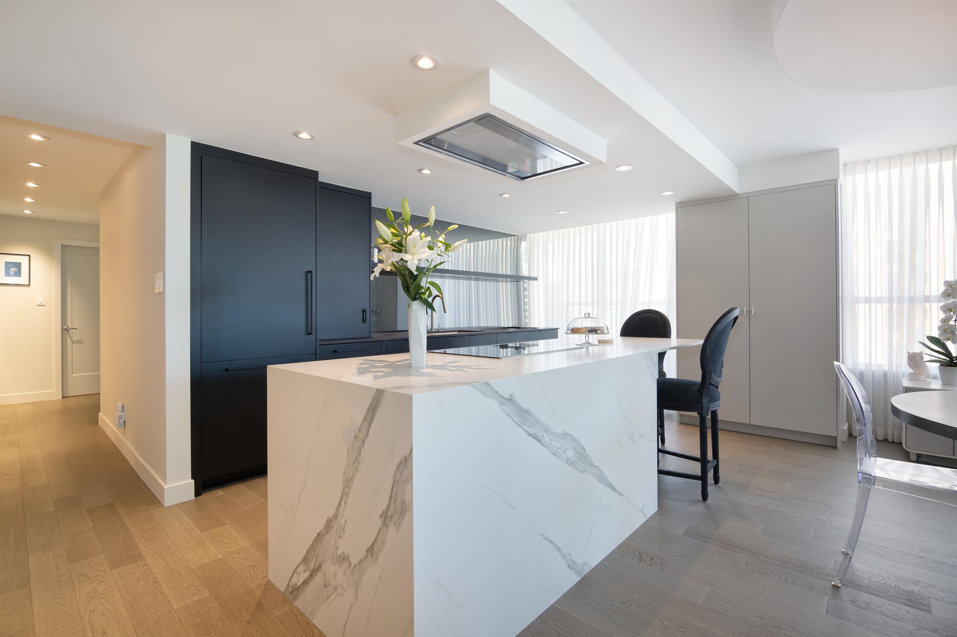 717 Jervis Street #1001, Vancouver, BC V6E 4L5