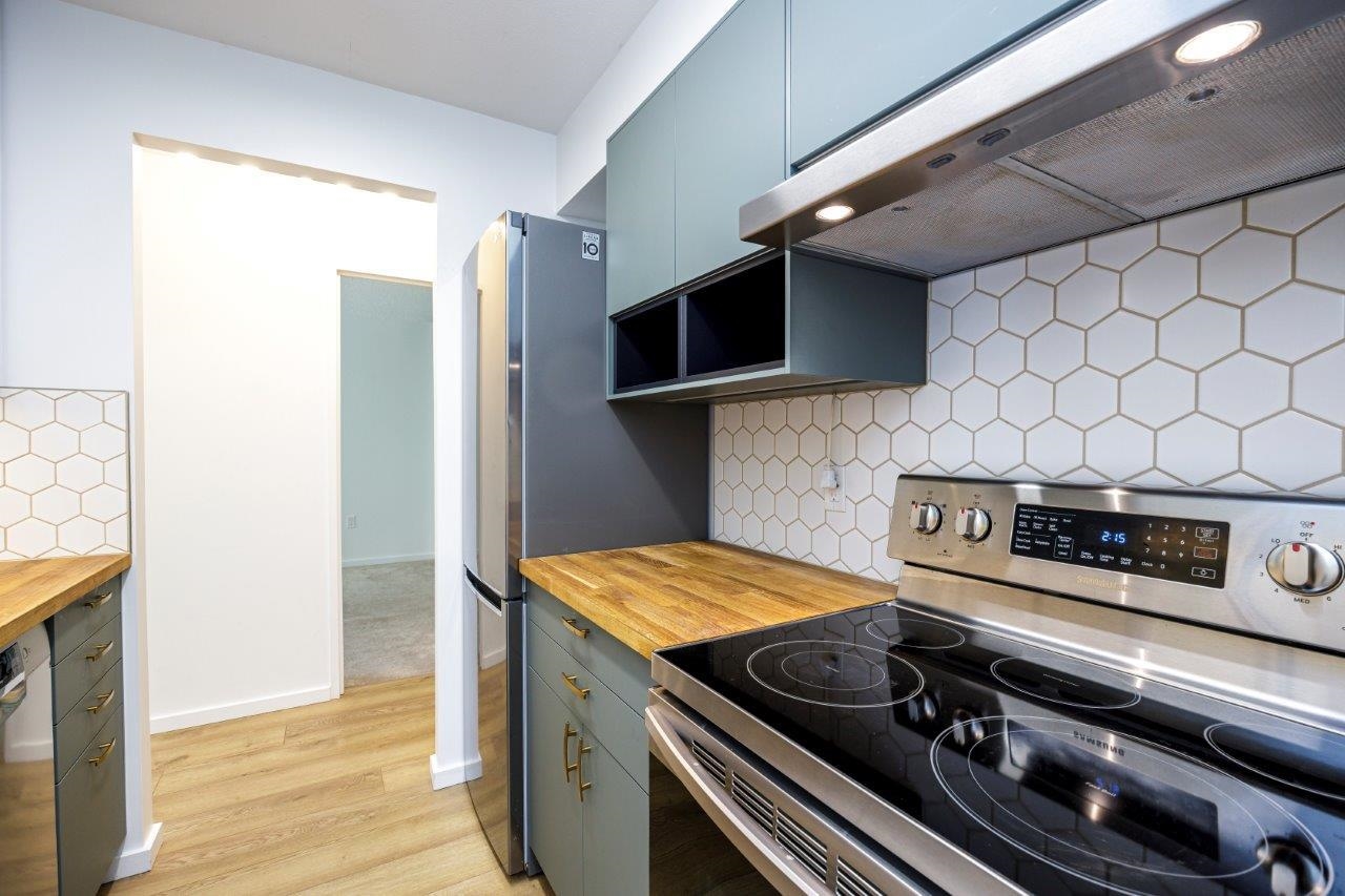 2008 Fullerton Avenue #304, North Vancouver, BC V7P 3G7