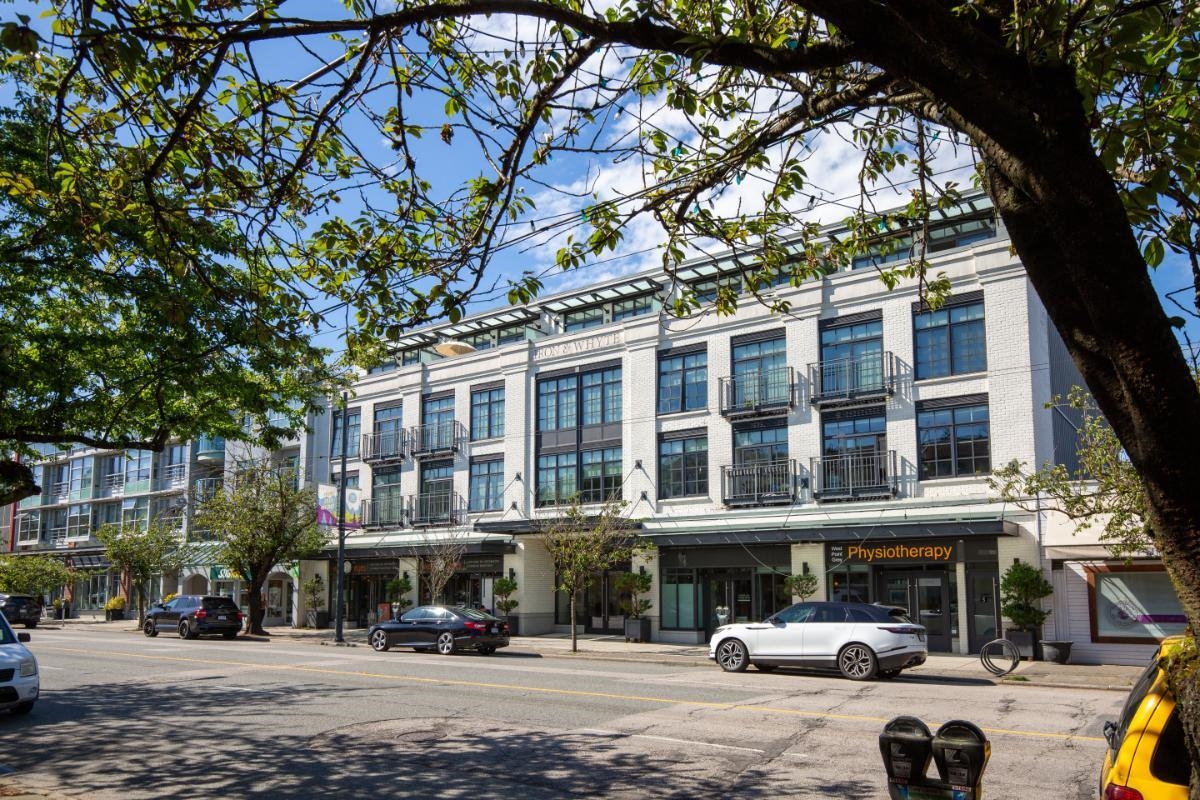 4355 West 10th Avenue #309, Vancouver, BC V6R 2H6