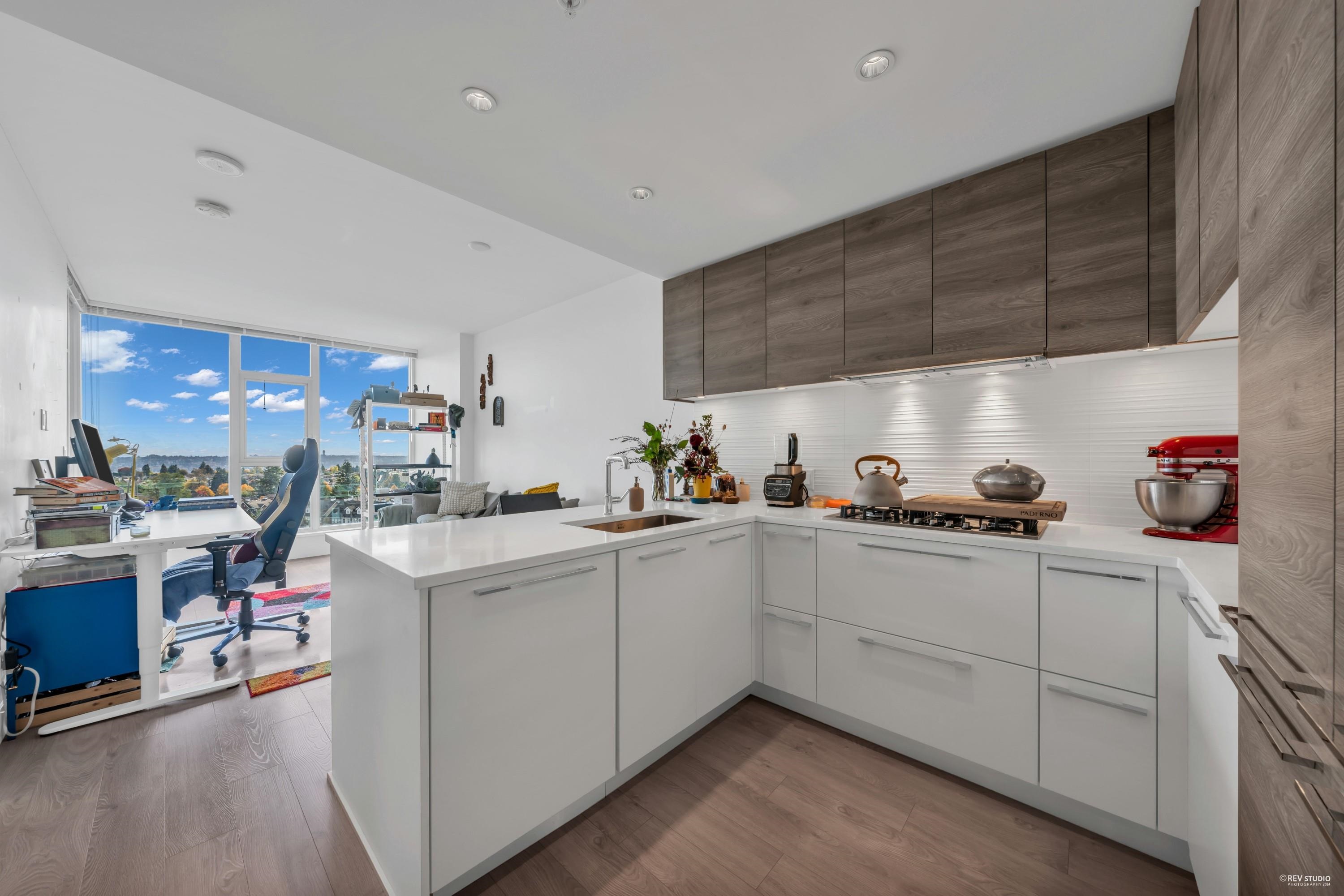 7303 Noble Lane #709, Burnaby, BC V3N 0H2