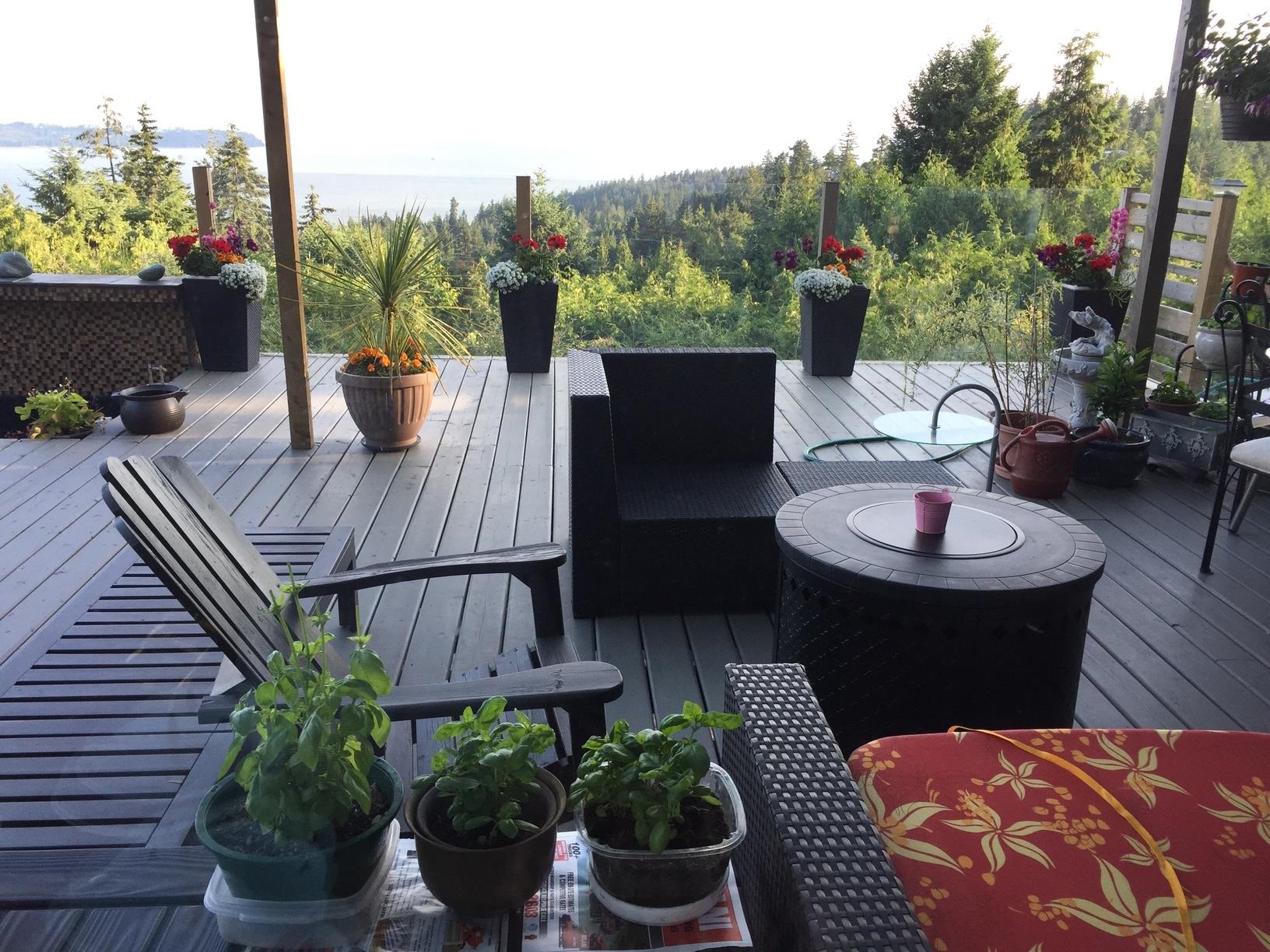 4582 Woodgreen Court, West Vancouver, BC V7S 2V7