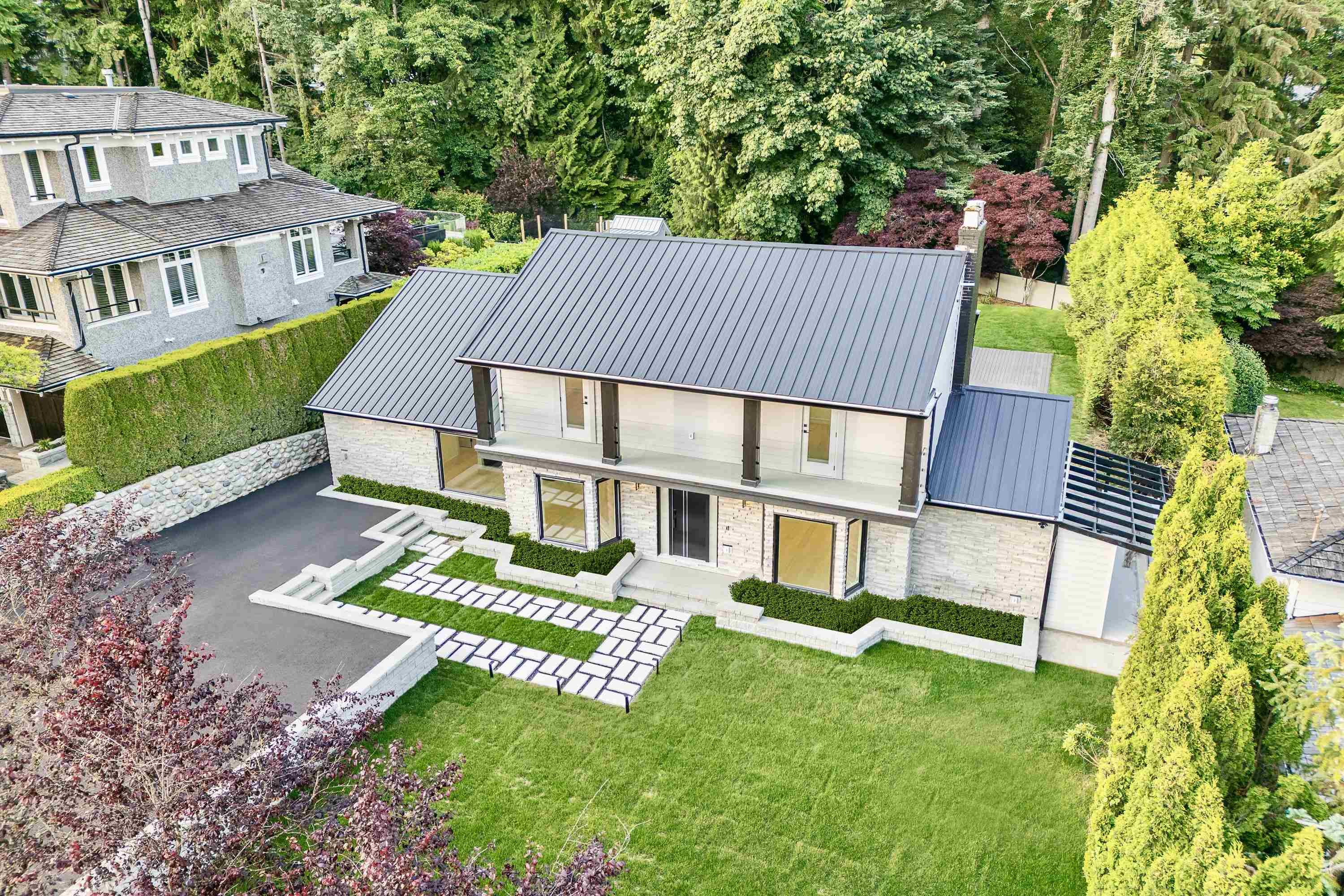2050 Westdean Crescent, West Vancouver, BC V7V 3Z9