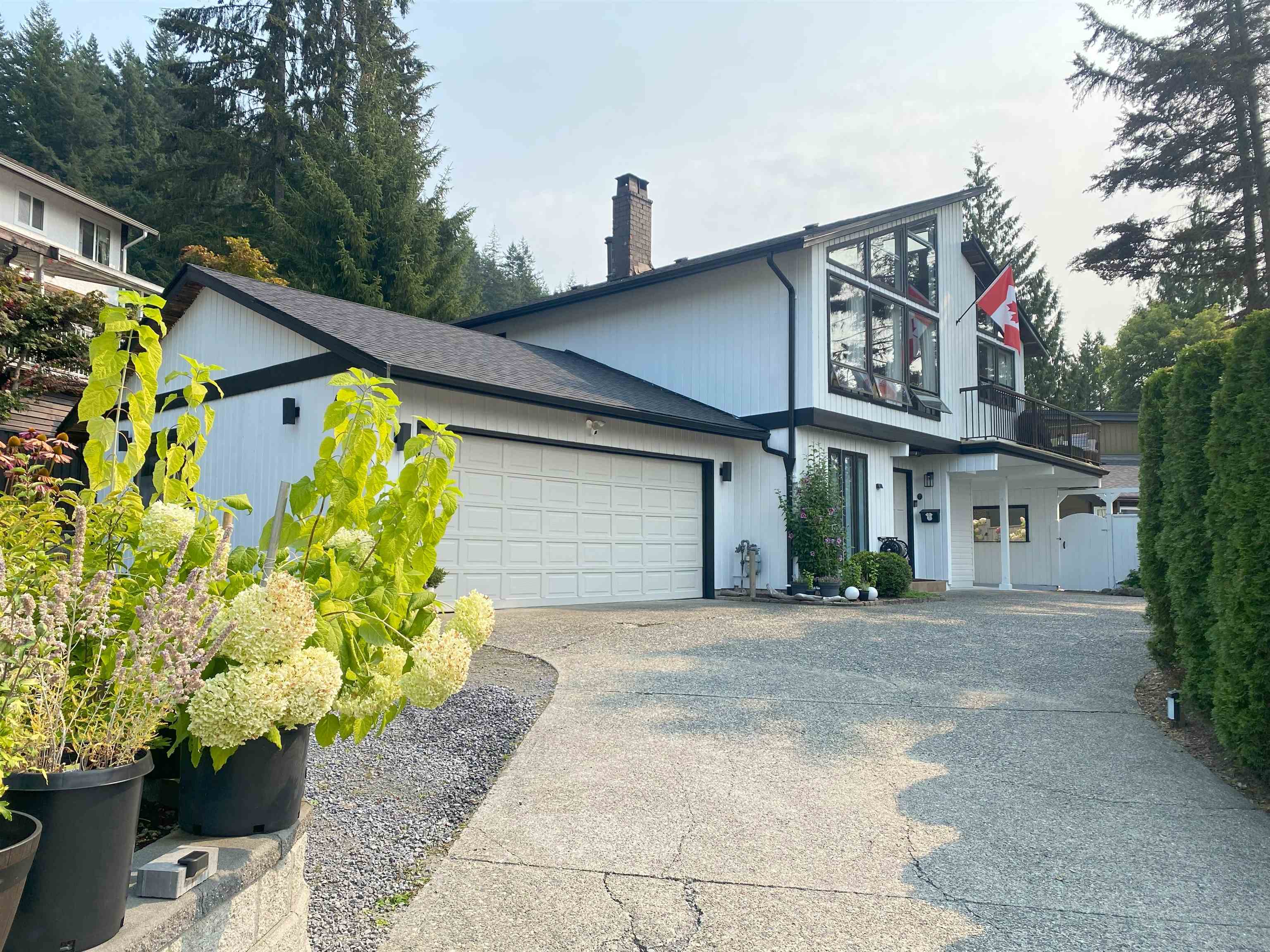 6 Elsdon Bay, Port Moody, BC V3H 3Z2