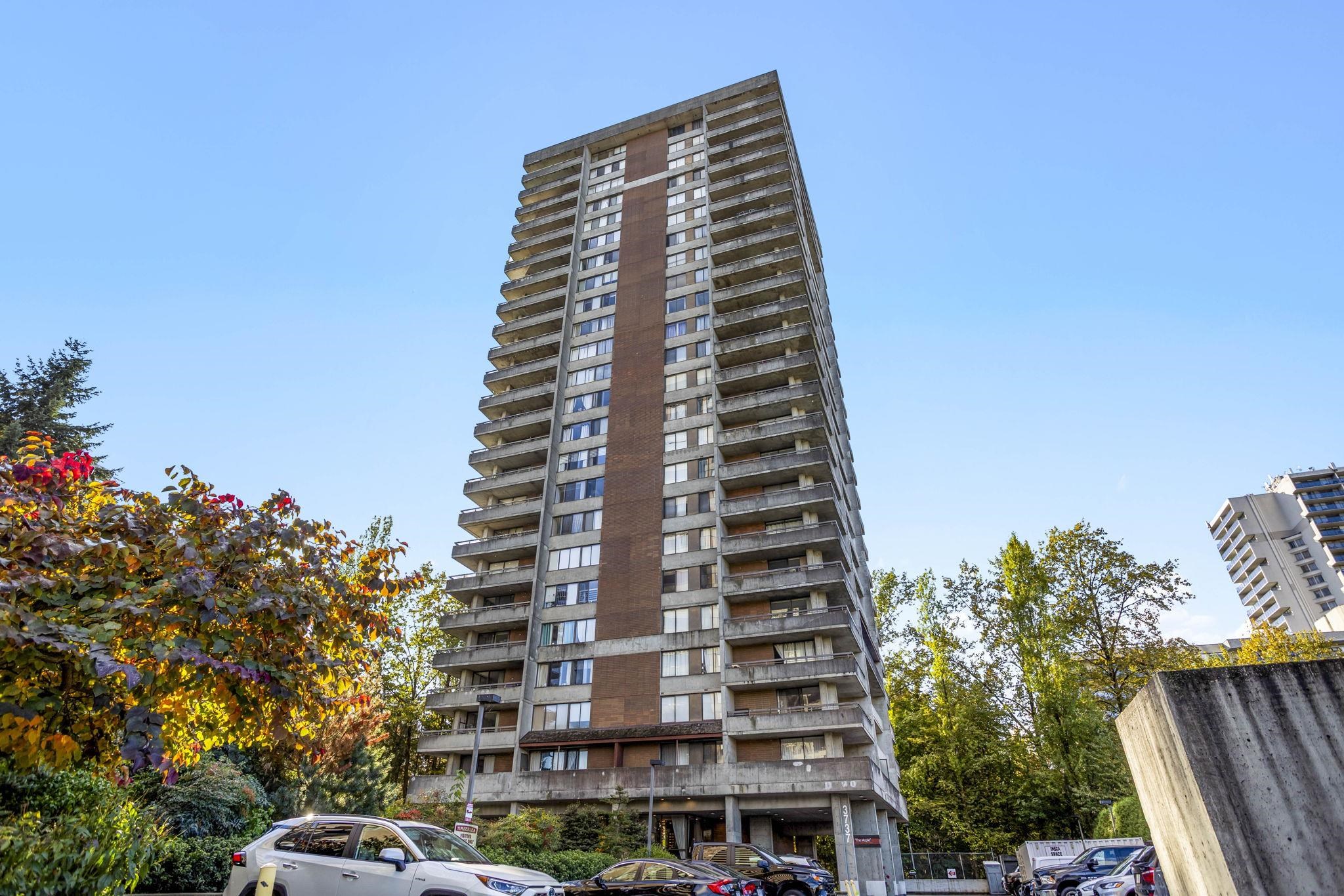 3737 Bartlett Court #1605, Burnaby, BC V3J 7E3