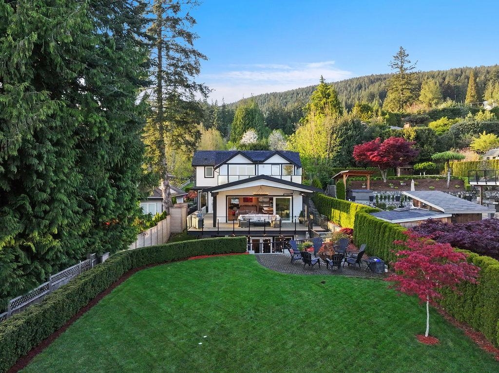 105 Monte Vista Court, North Vancouver, BC V7N 4N1