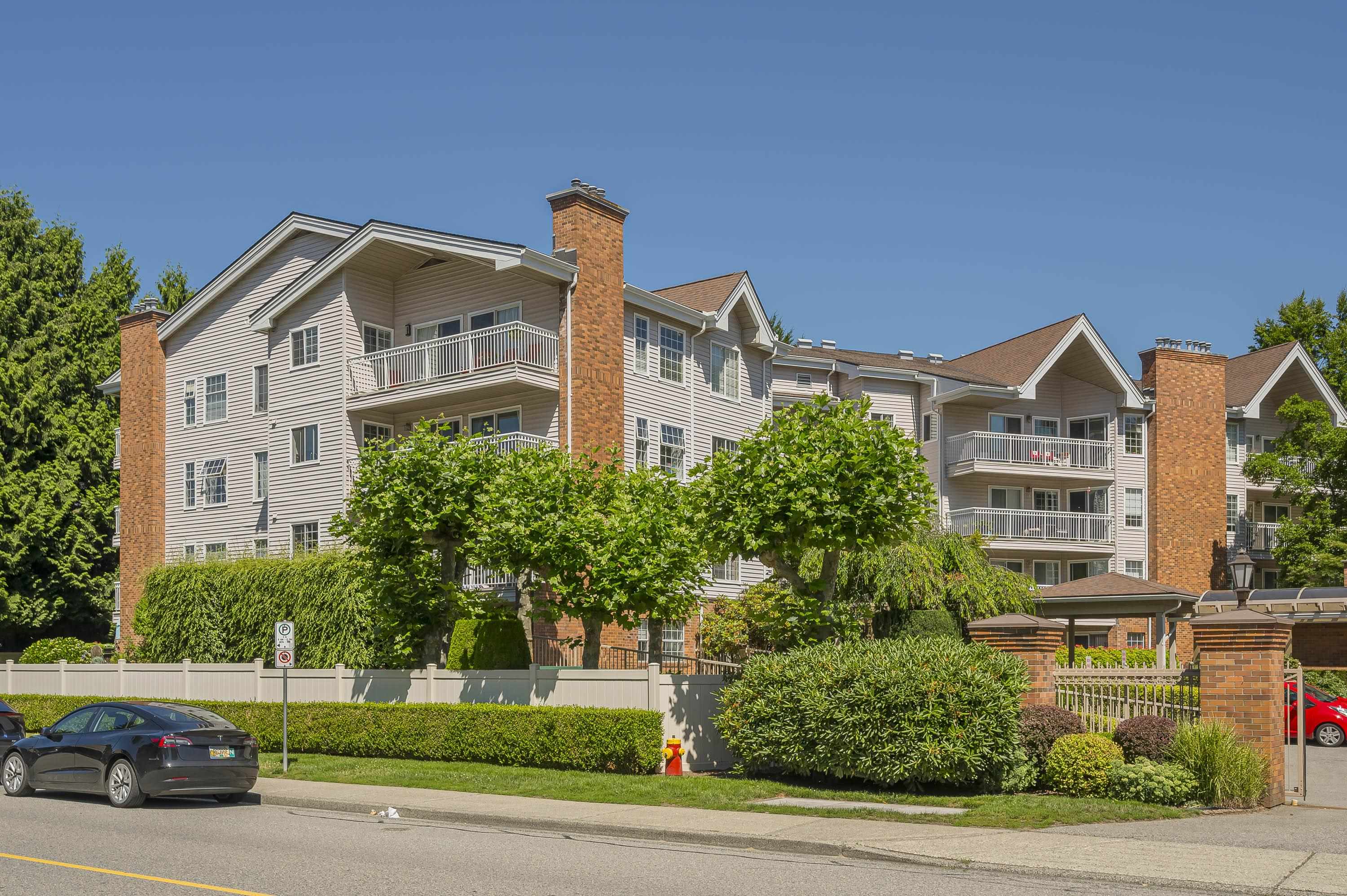 2963 Burlington Drive #301, Coquitlam, BC V3B 6X1
