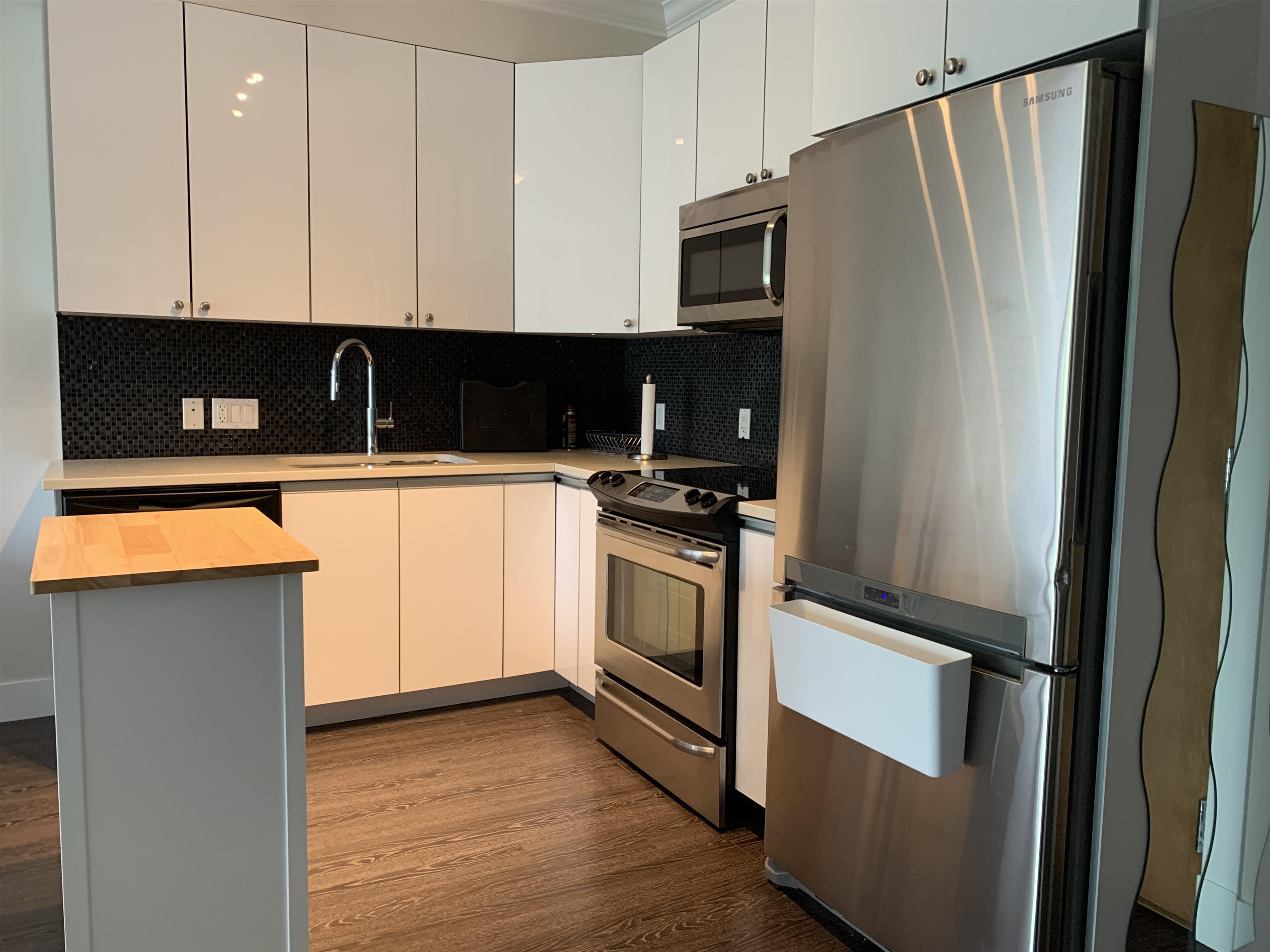 3437 Kingsway #401, Vancouver, BC V5R 5L3