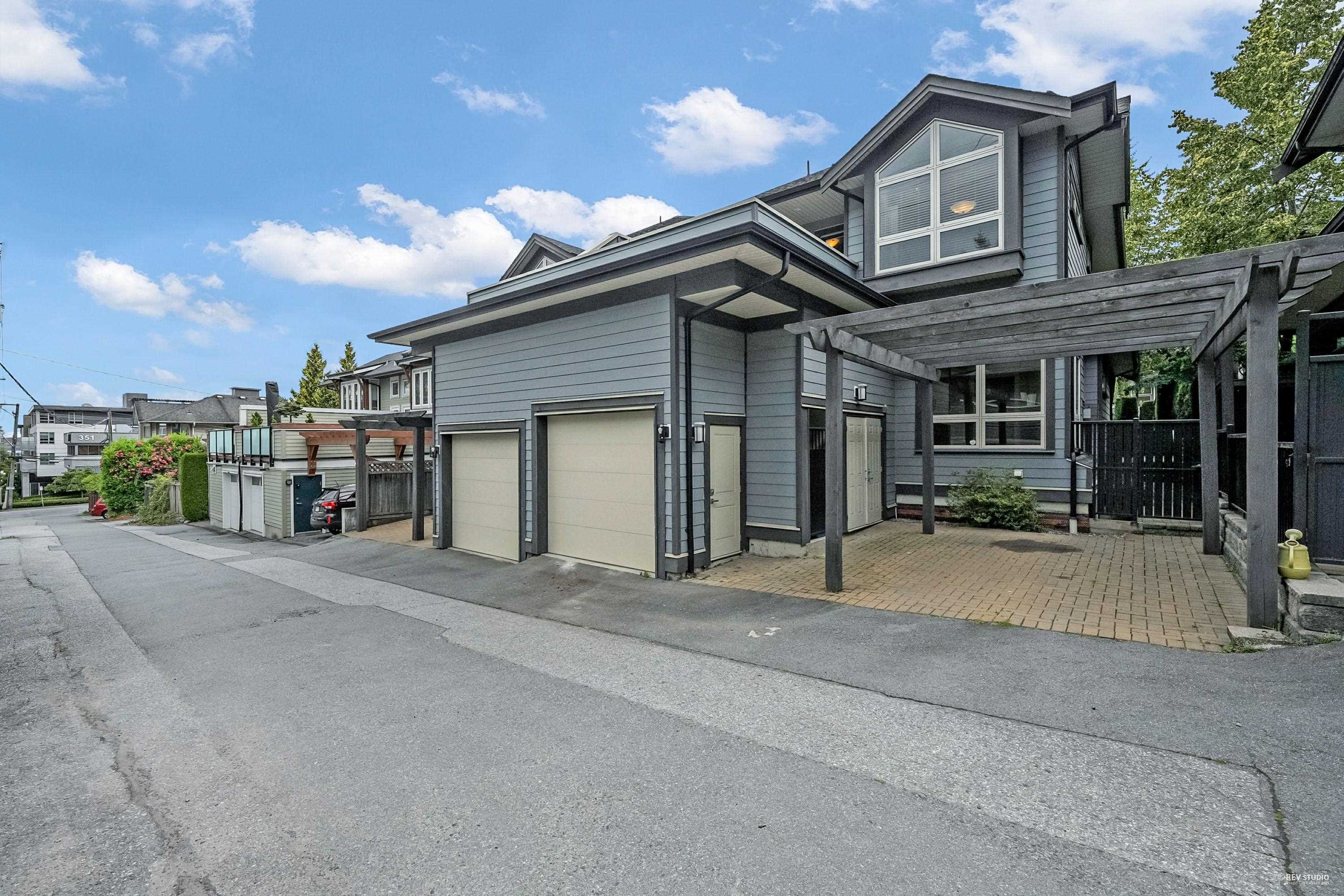 651 14th Street West #3, North Vancouver, BC V7M 1R3