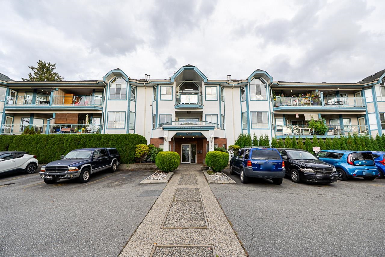 5646 200 Street #403, Langley, BC V3A 1M8