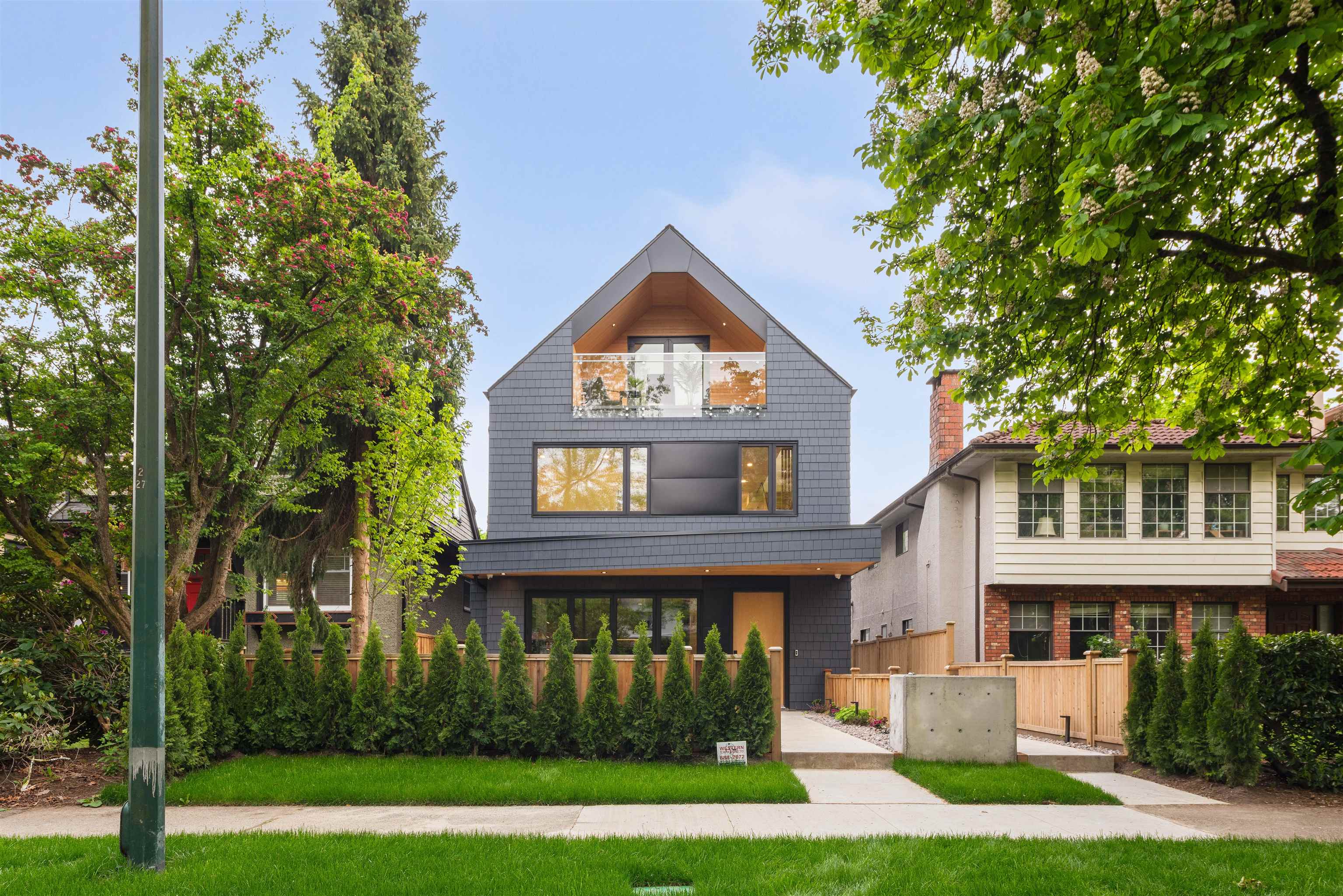 2764 West 14th Avenue #1, Vancouver, BC V6K 2X2