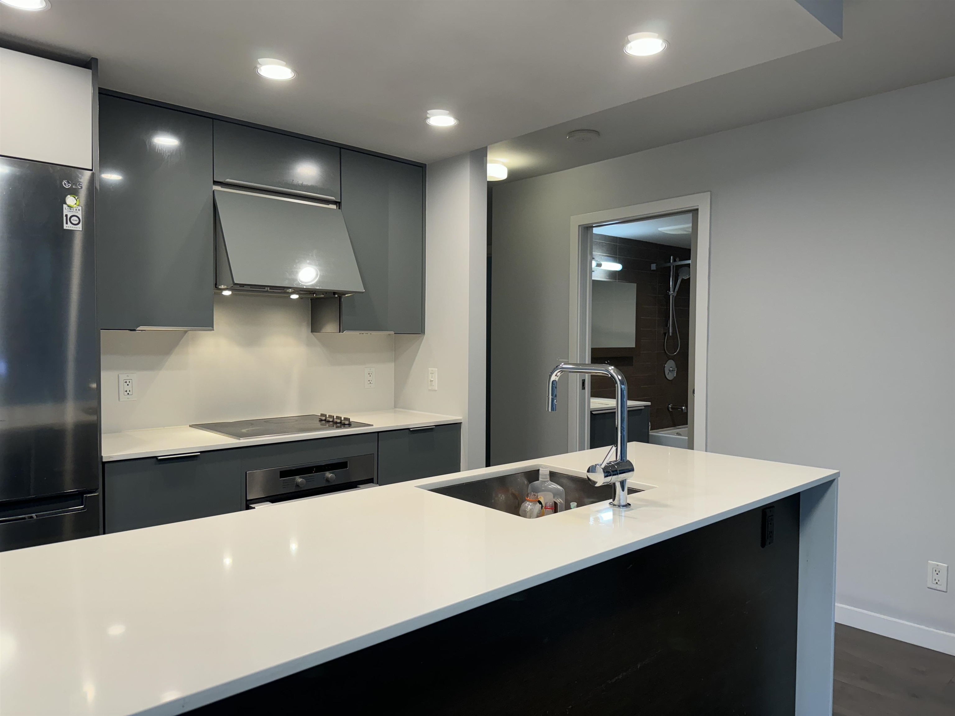 161 West Georgia Street #1009, Vancouver, BC V6B 0K9