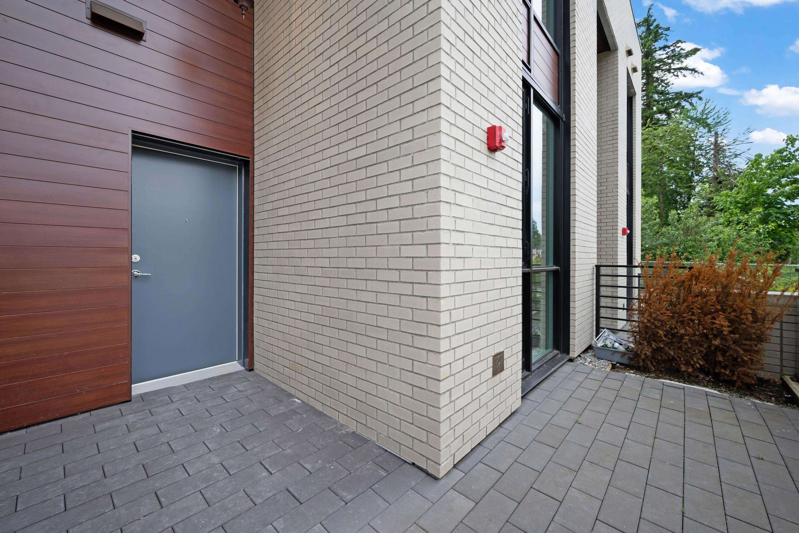 10333 133 Street #104, Surrey, BC V3R 2H4