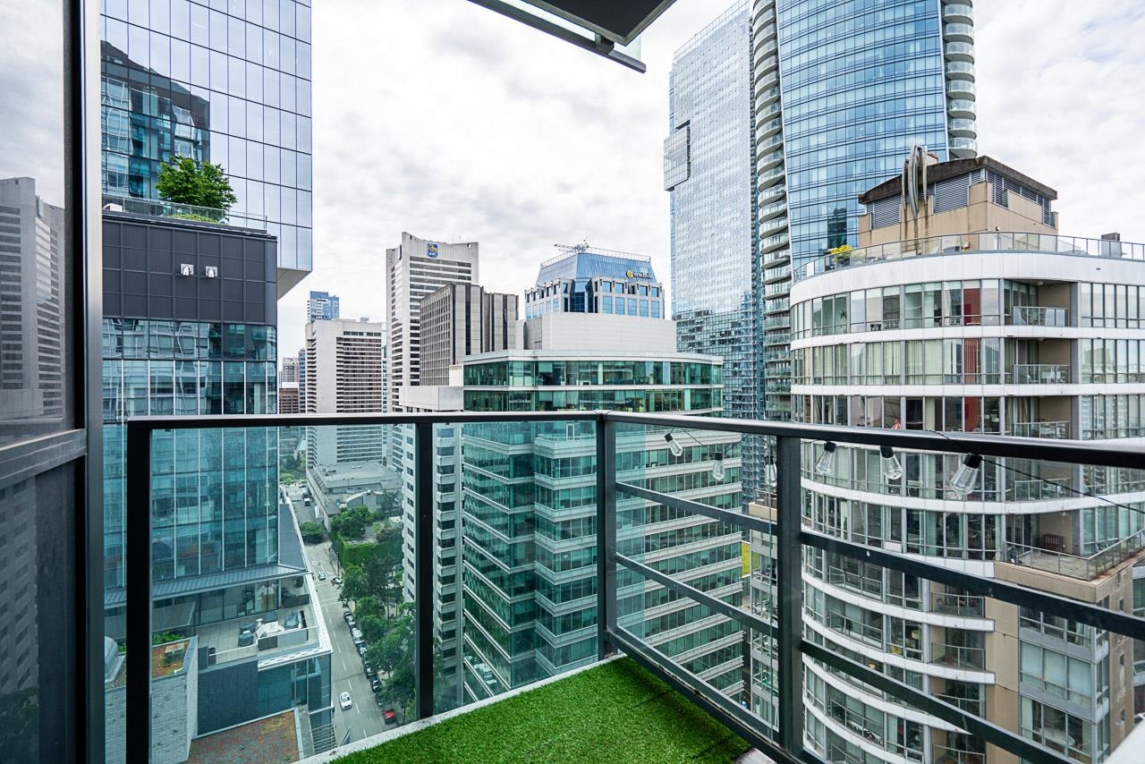 1189 Melville Street #2705, Vancouver, BC V6E 4T8