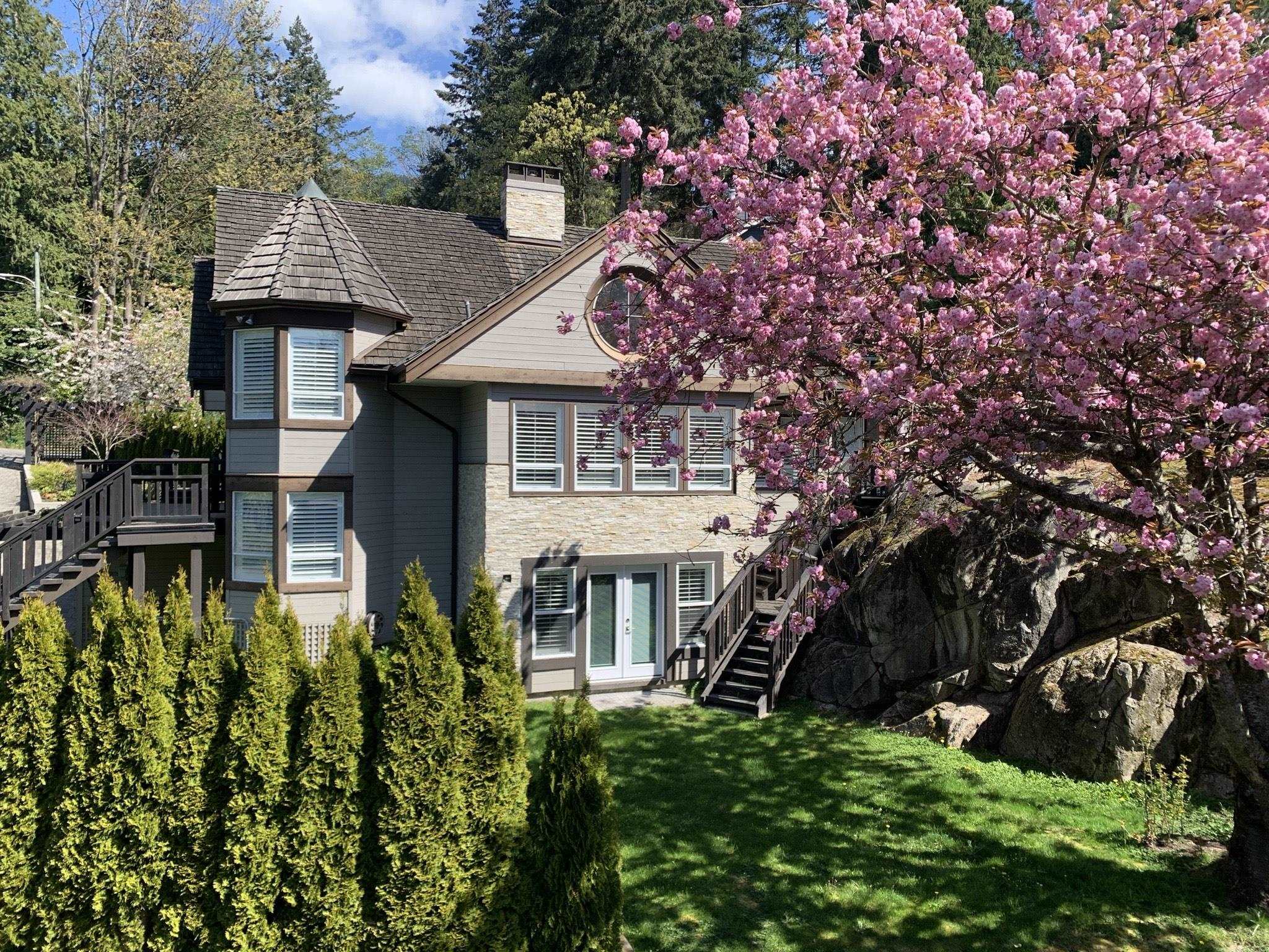 4001 Rose Crescent, West Vancouver, BC V7V 2N6