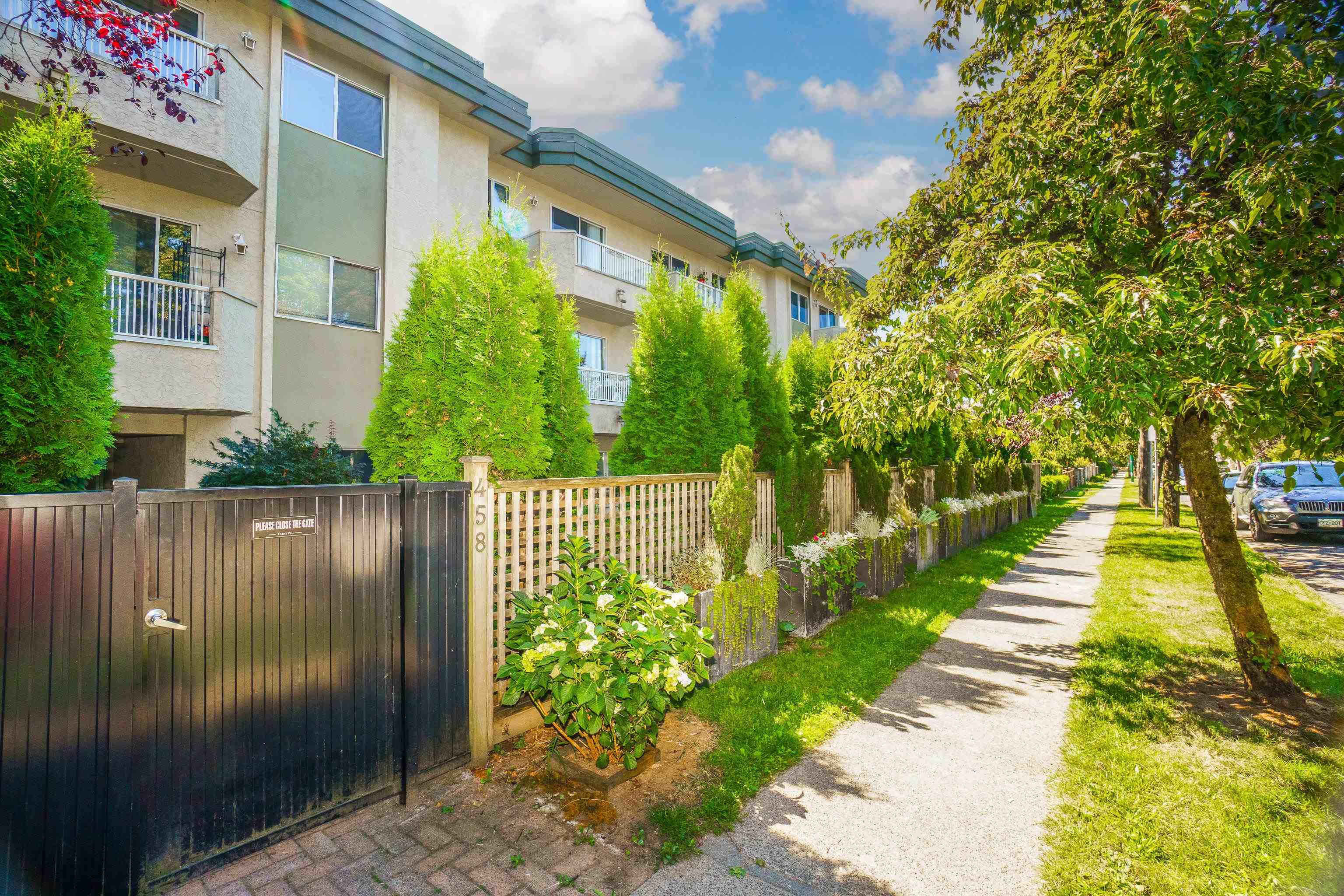 458 East 43rd Avenue #301, Vancouver, BC V5W 1T4