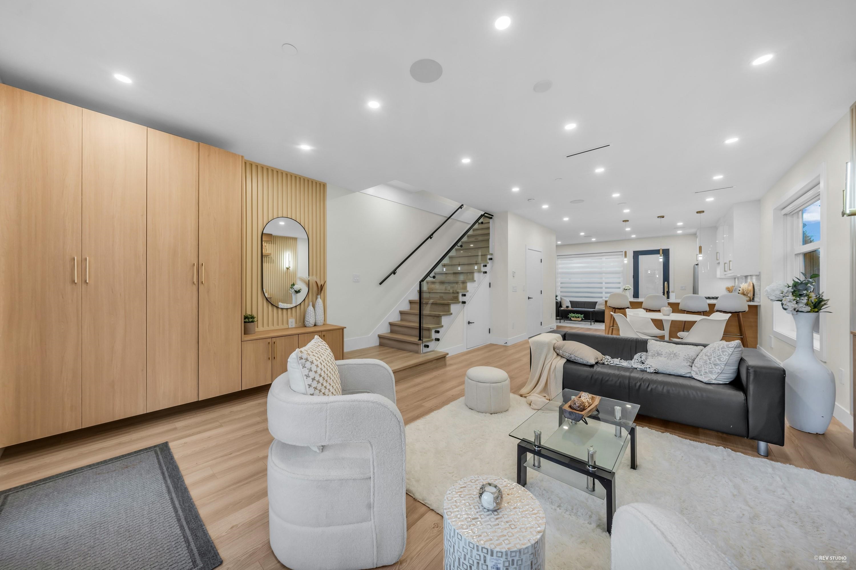 2705 East 3rd Avenue #2, Vancouver, BC V5M 1H3