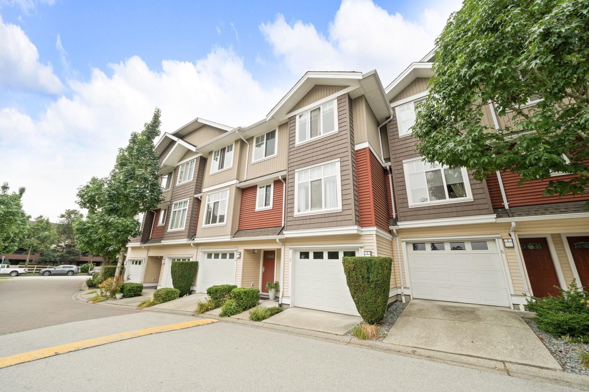 19455 65 Avenue #unit 5, Surrey, BC V4N 0Z1