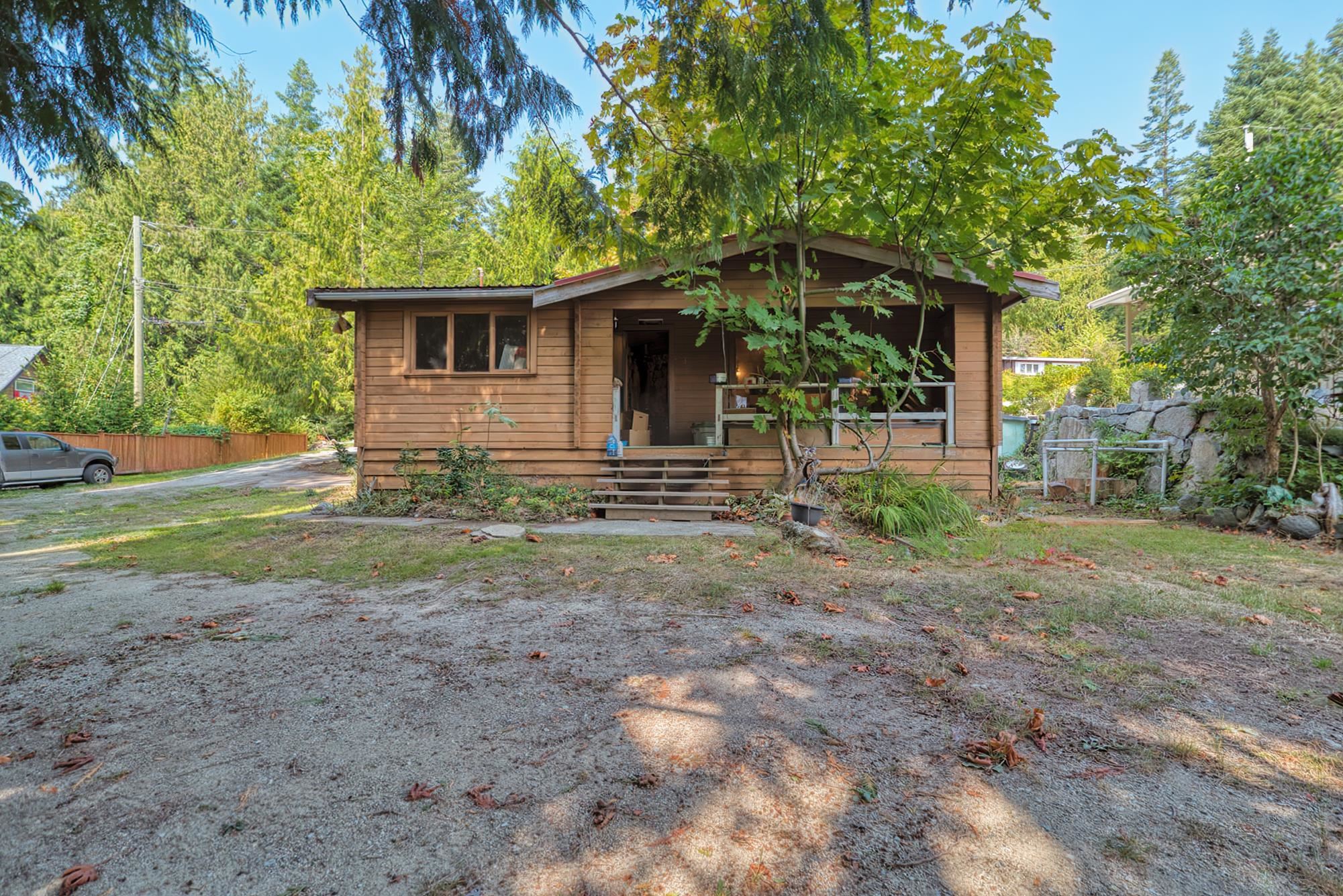 4606 Gerrans Bay Rd, Madeira Park, BC V0N 2H1