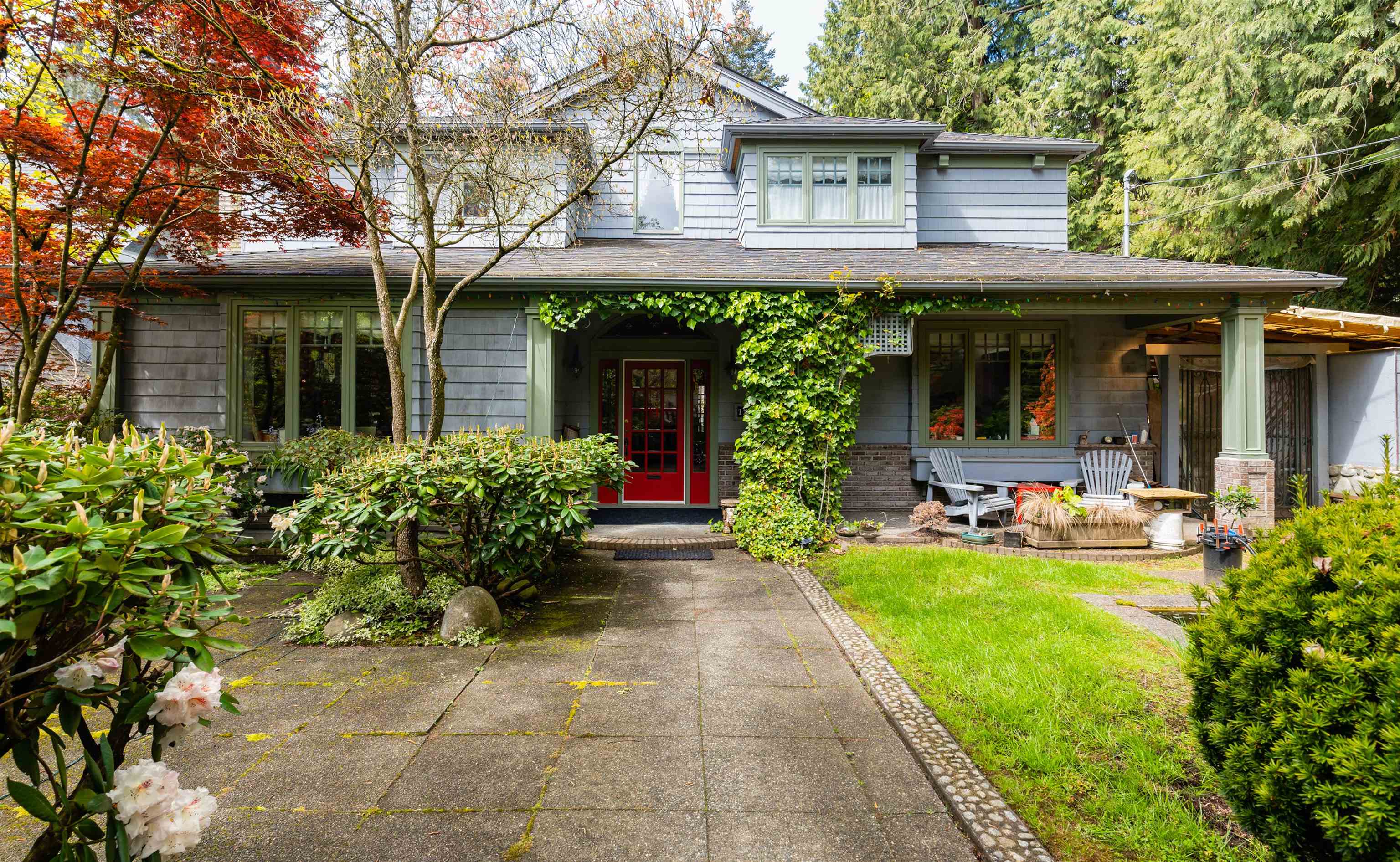 1295 Sinclair Street, West Vancouver, BC V7V 3W3