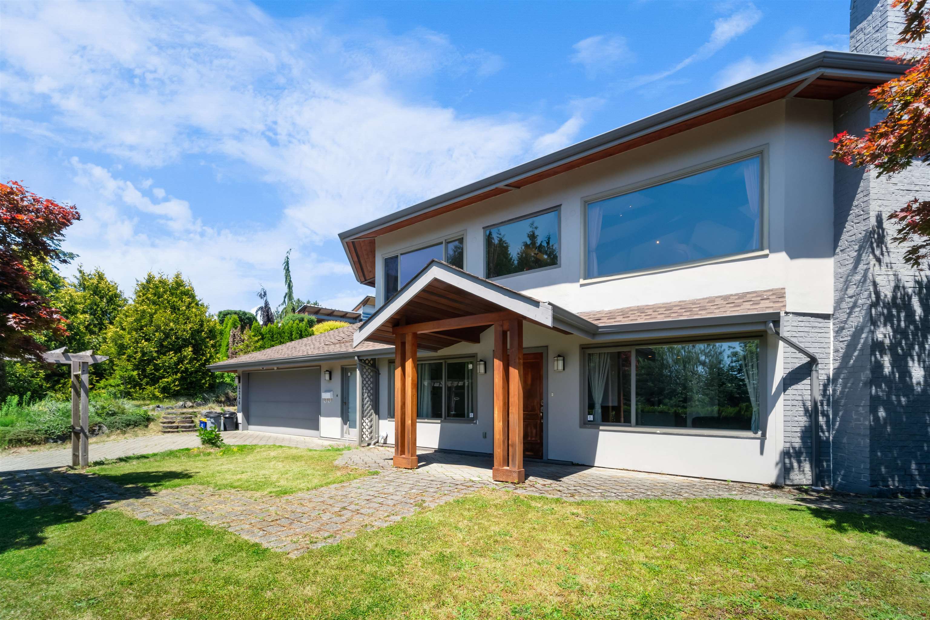 4246 Rockridge Road, West Vancouver, BC V7W 1B1