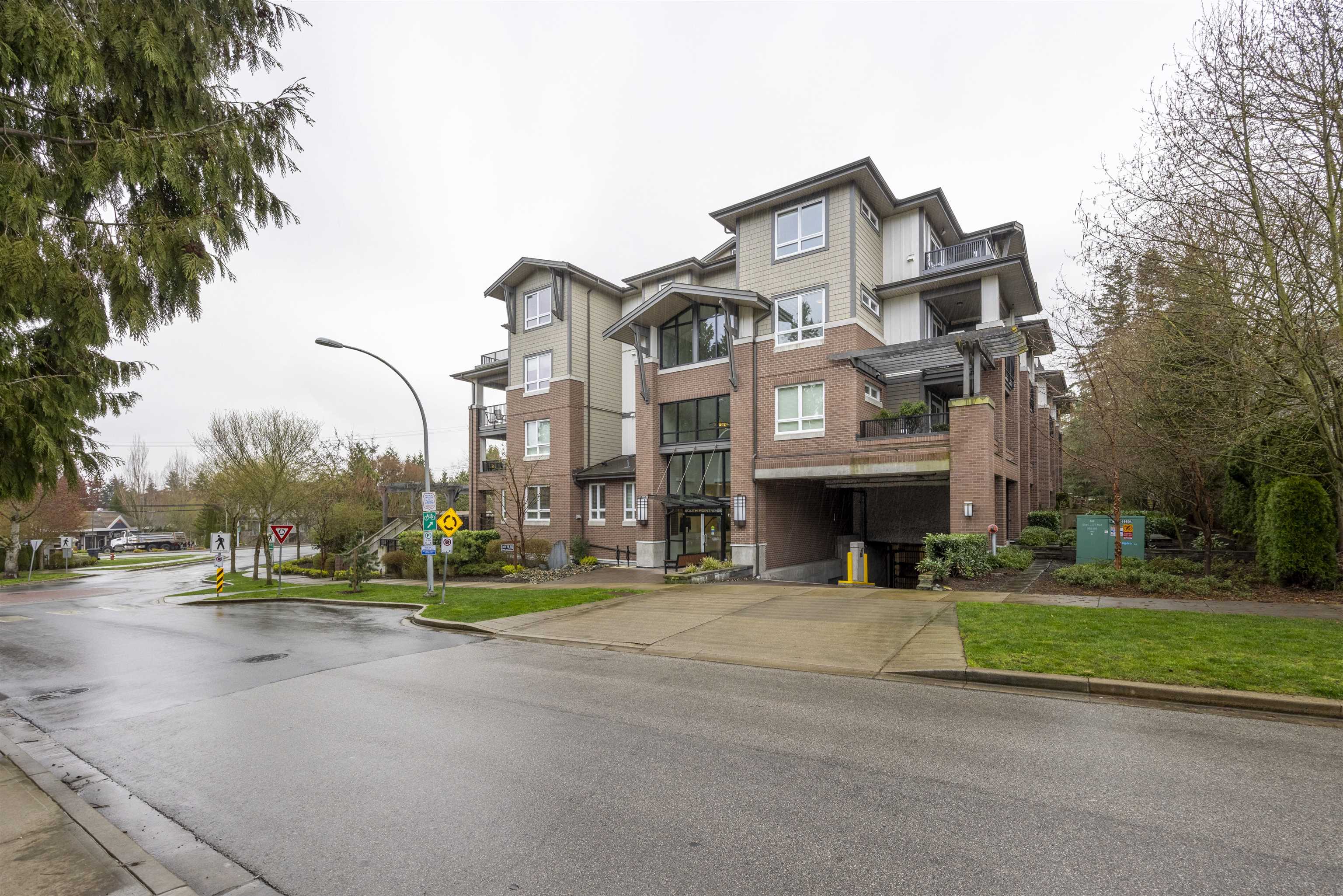 15188 29a Avenue #204, Surrey, BC V4P 1H1