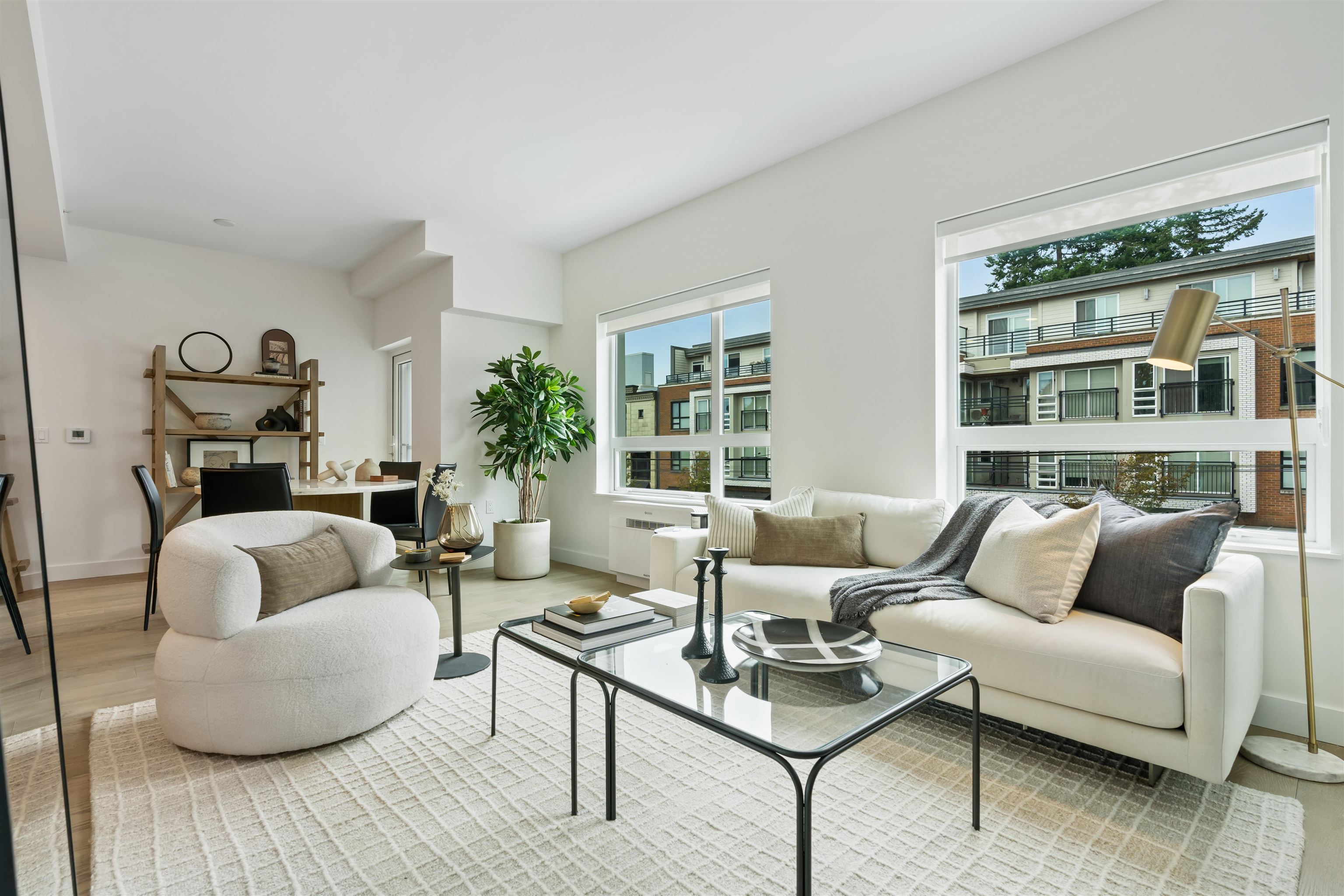 3590 West 39th Avenue #205, Vancouver, BC V6B 3A4