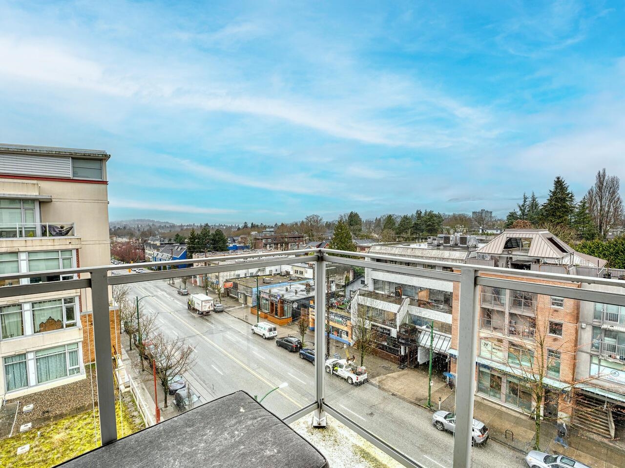2228 West Broadway #710, Vancouver, BC V6K 0B1