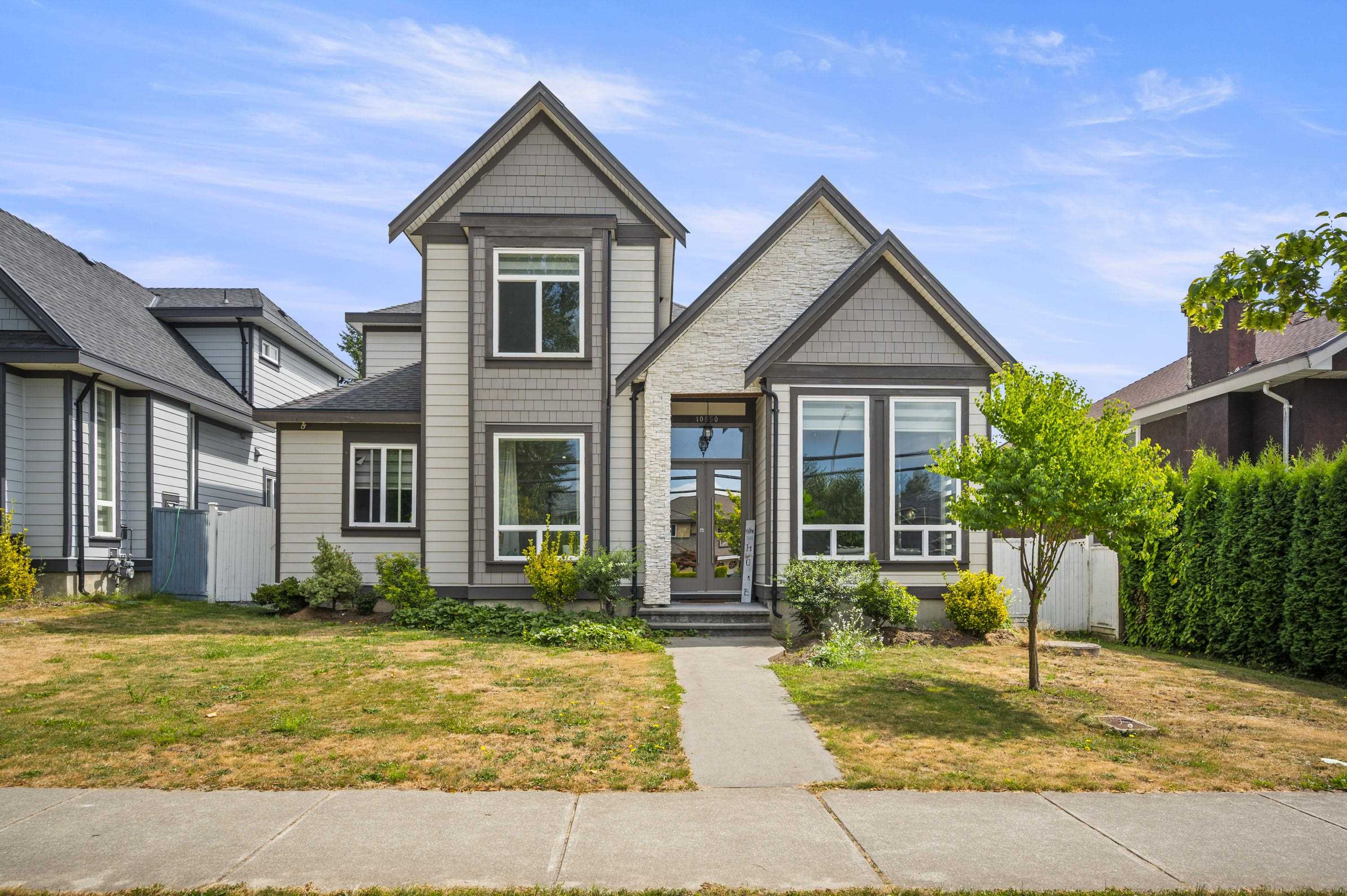 156 St Street, Surrey, BC V3R 6J6