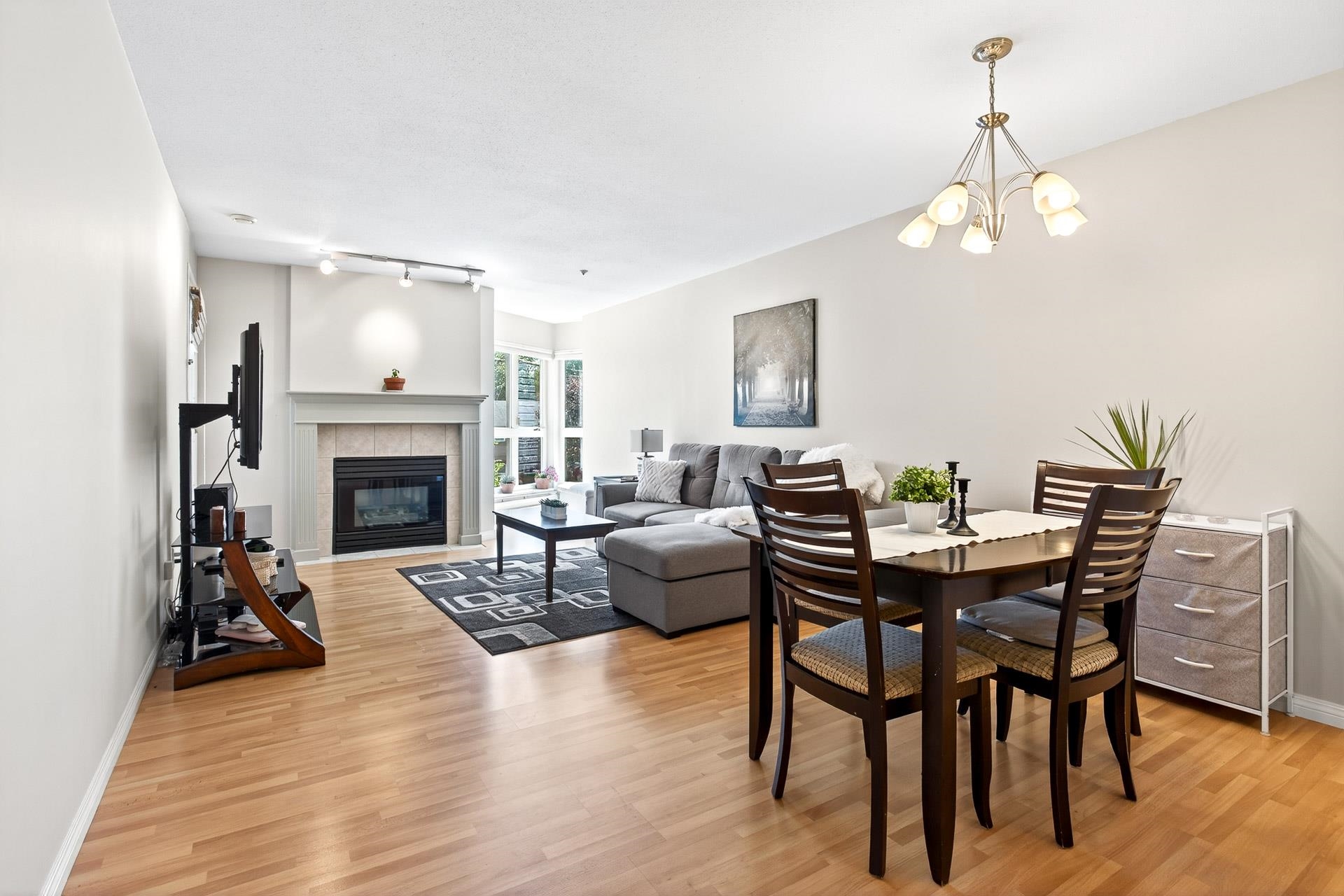 20245 53 Avenue #201, Langley, BC V3A 3V2