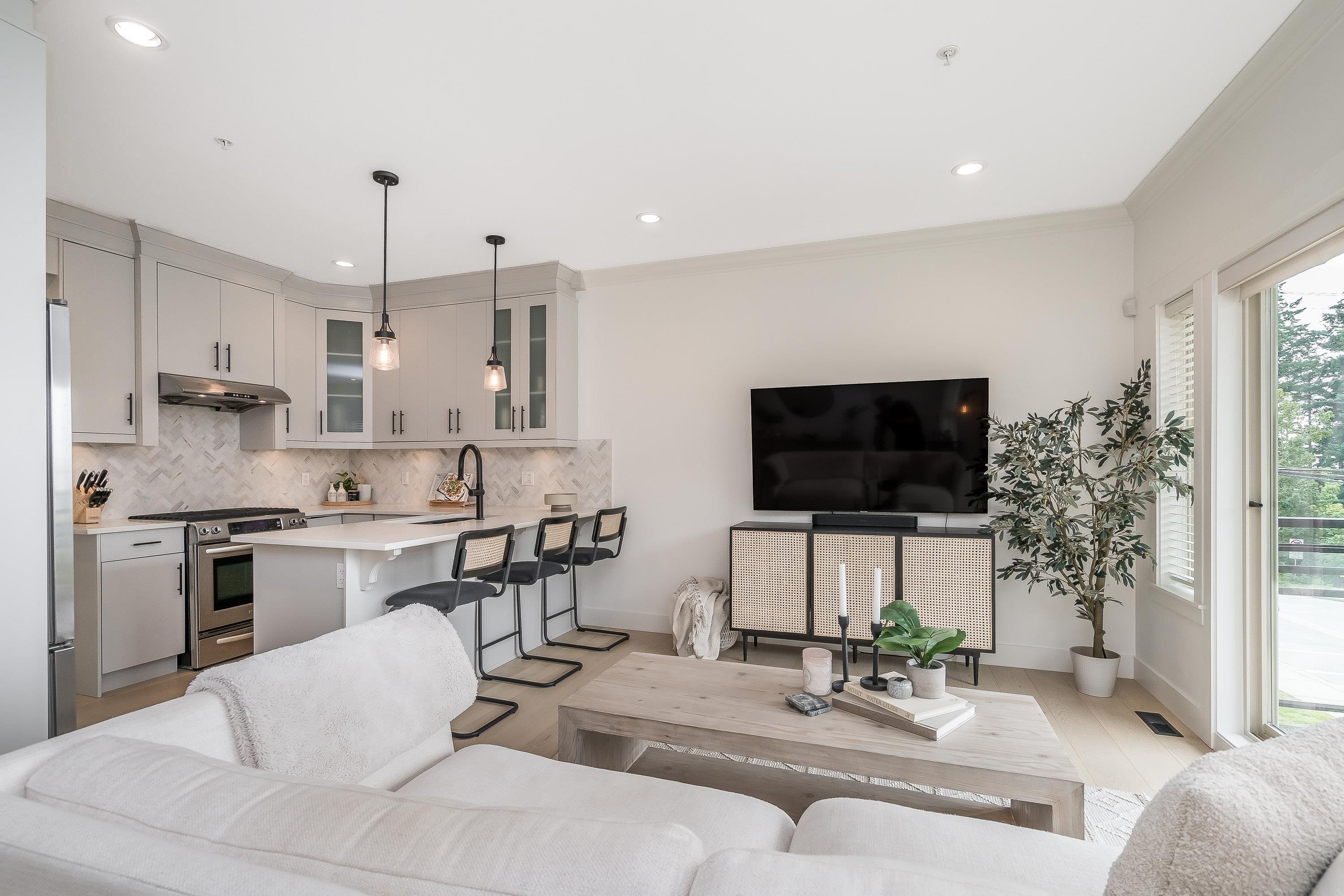 1424 Everall Street #3, White Rock, BC V4B 3S8
