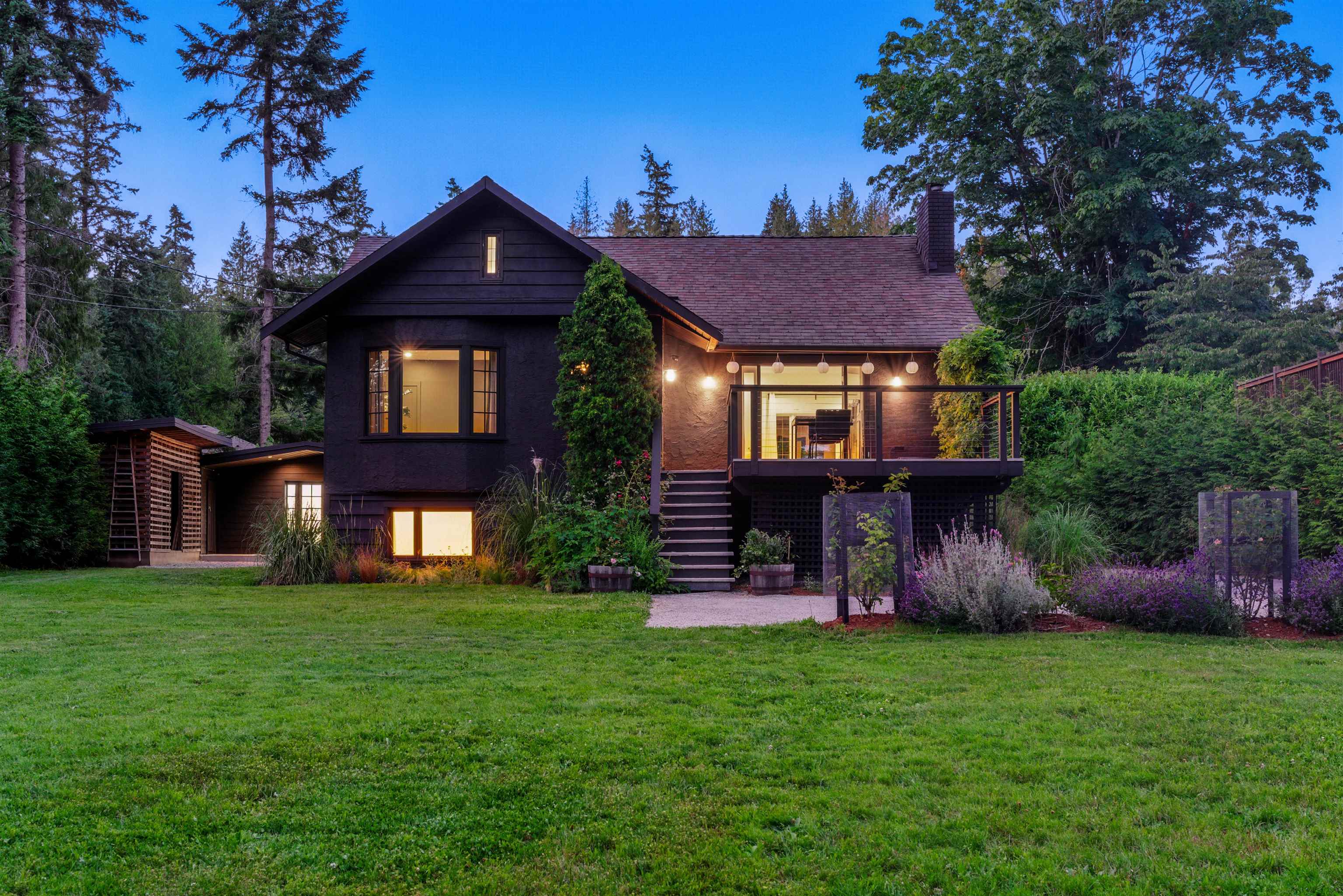 3514 Beach Ave, Roberts Creek, BC V0N 2W2