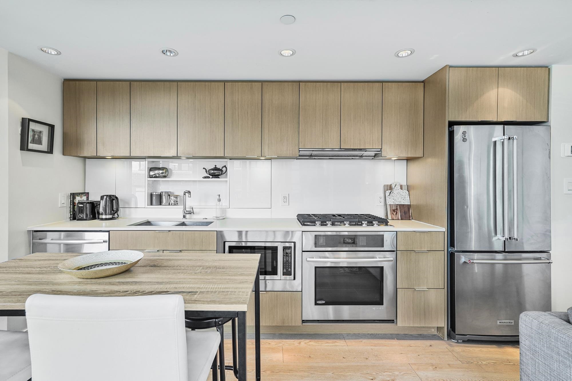 161 East 1st Avenue #803, Vancouver, BC V6A 0G1