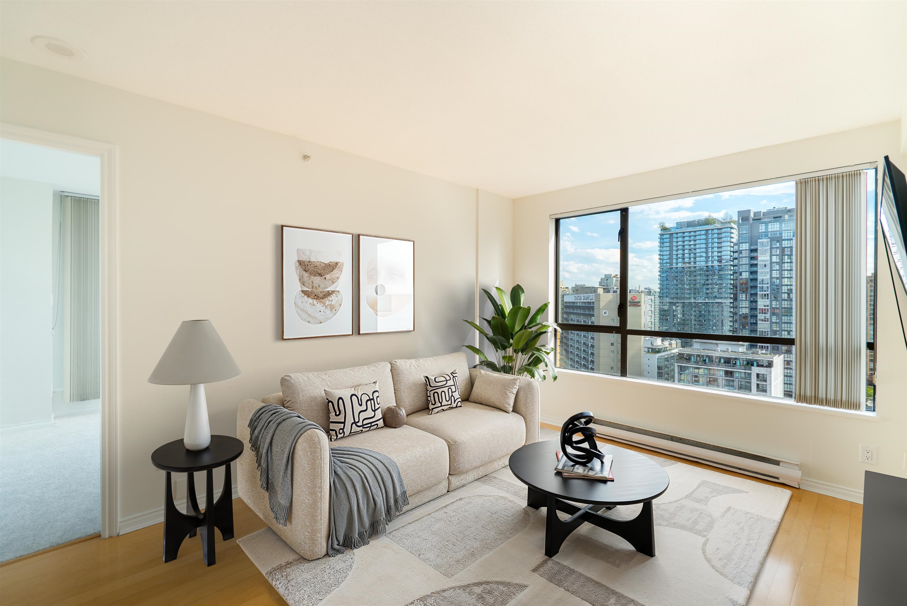 1189 Howe Street #1704, Vancouver, BC V6Z 2X4