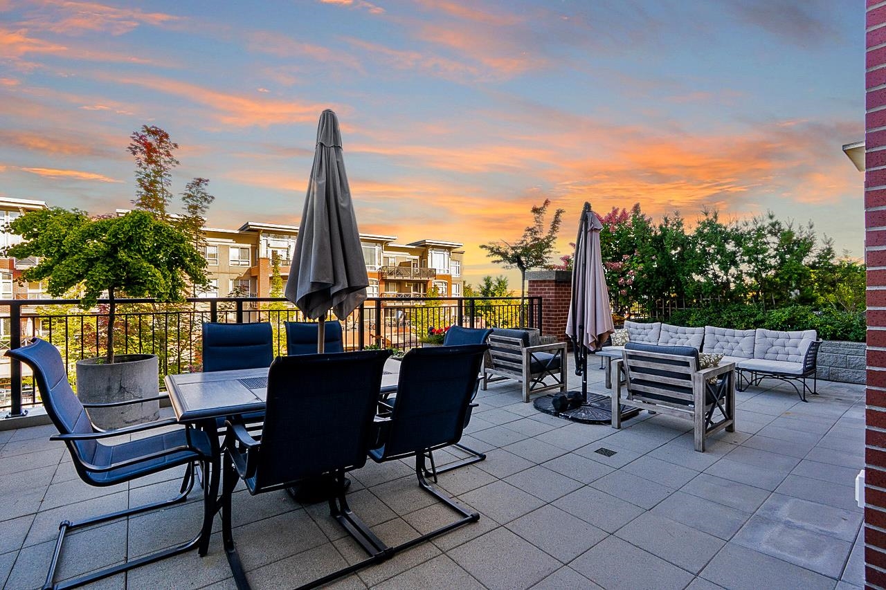 2950 King George Boulevard #203, Surrey, BC V4P 0E5