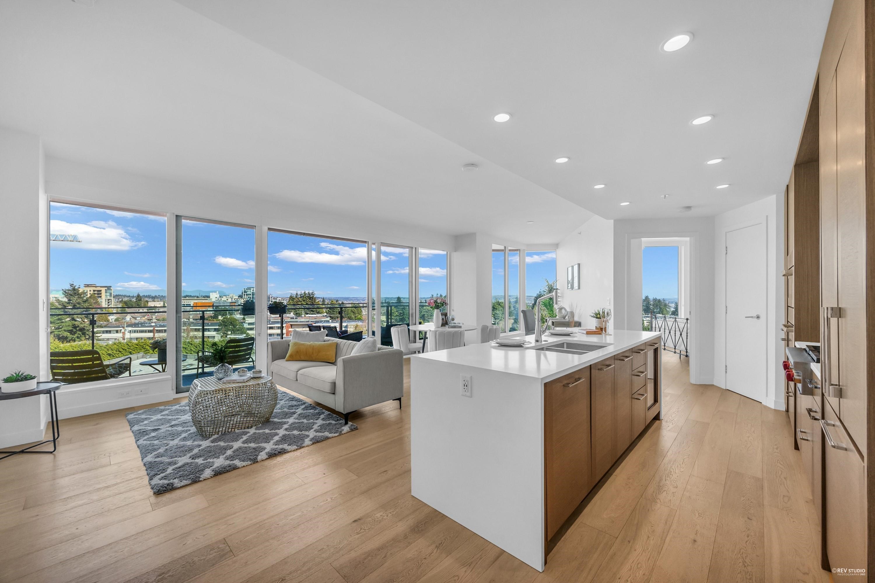 1439 George St #703, White Rock, BC V4B 0B9