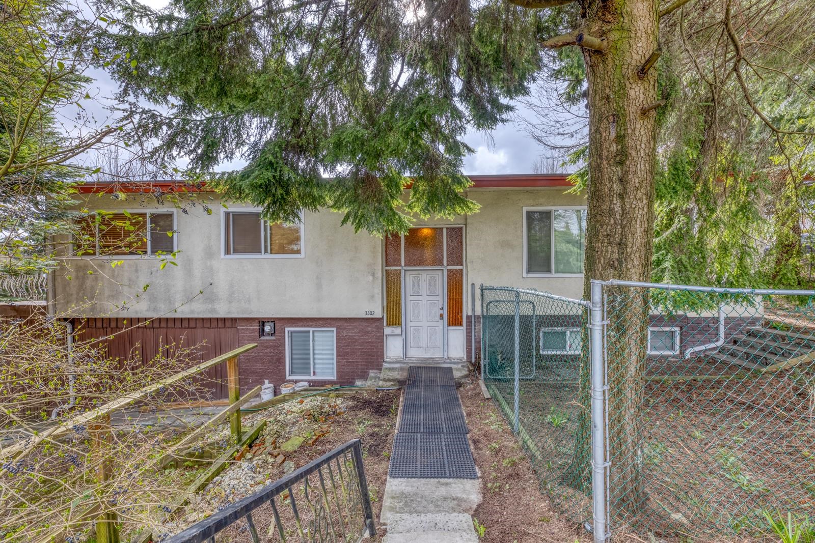 3302 East 5th Avenue, Vancouver, BC V5M 1P4