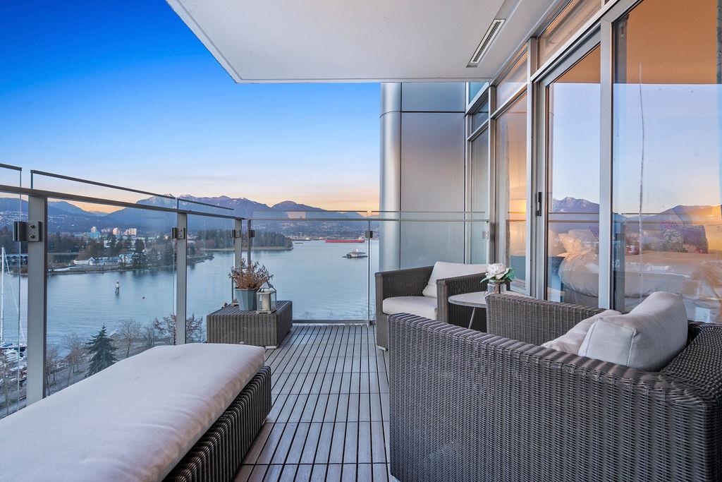 1281 West Cordova Street #1304, Vancouver, BC V6C 3R5