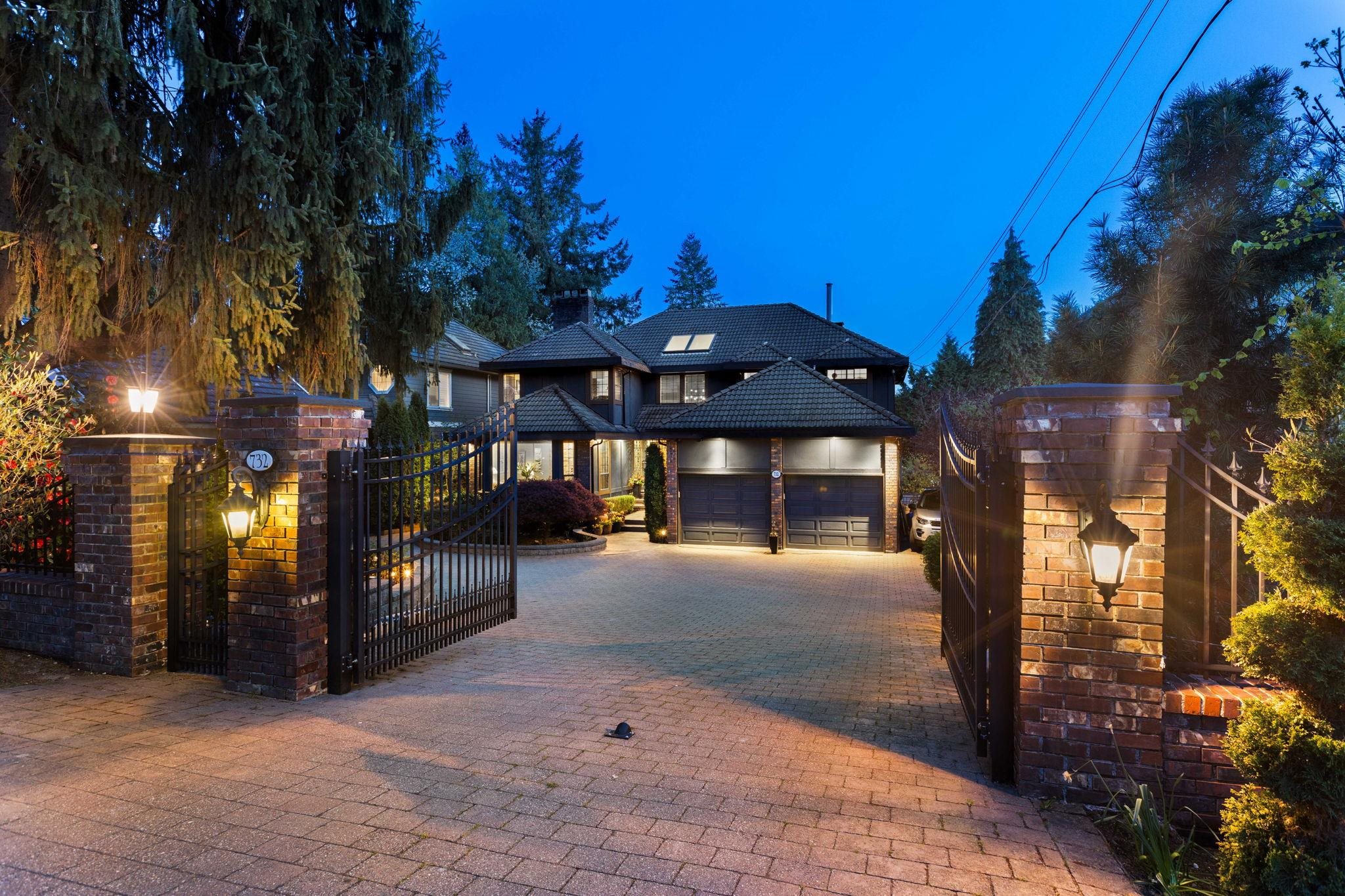 732 Rochester Avenue, Coquitlam, BC V3K 2V8
