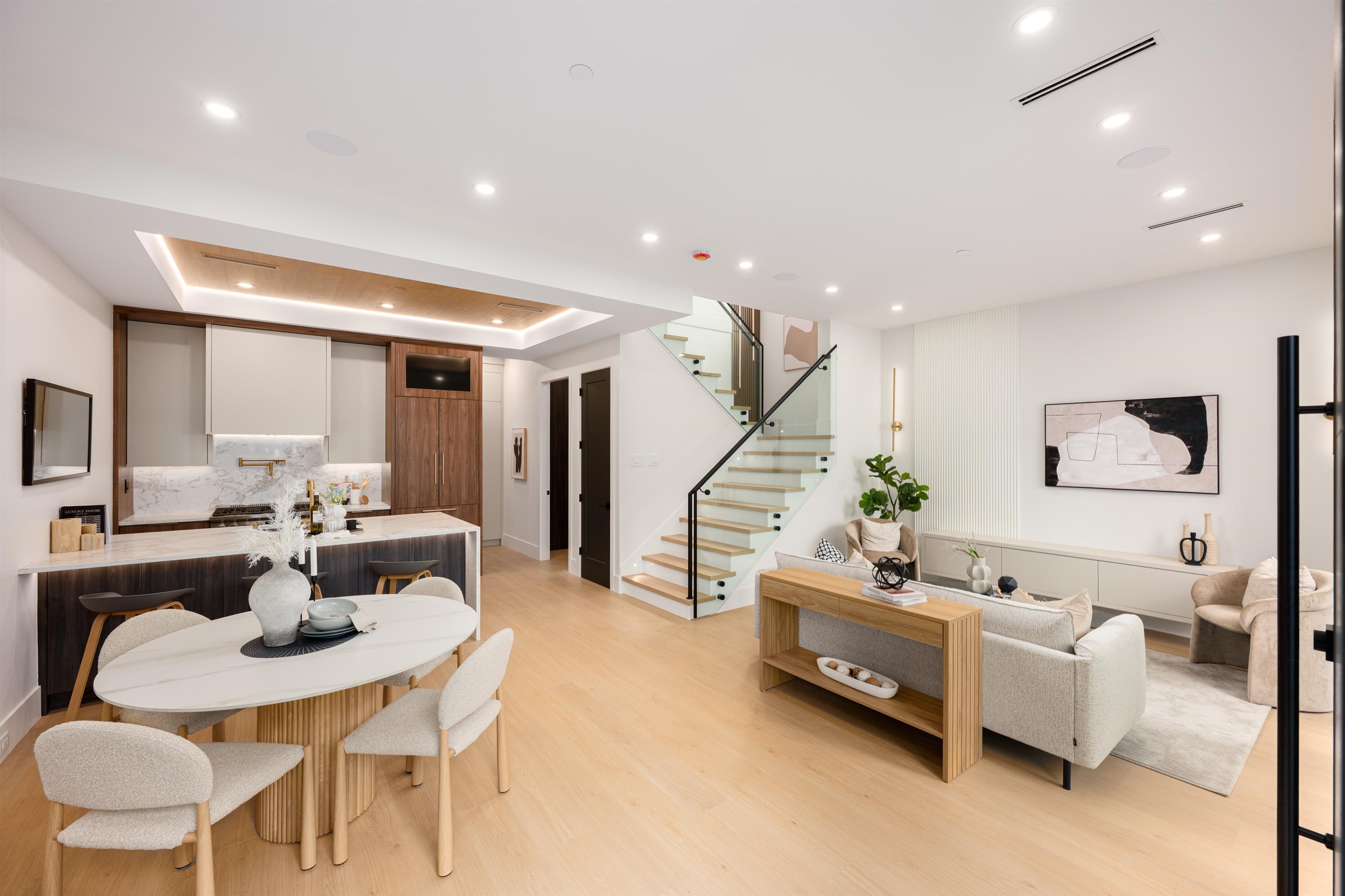 3466 Franklin Street #2, Vancouver, BC V5K 1Y3