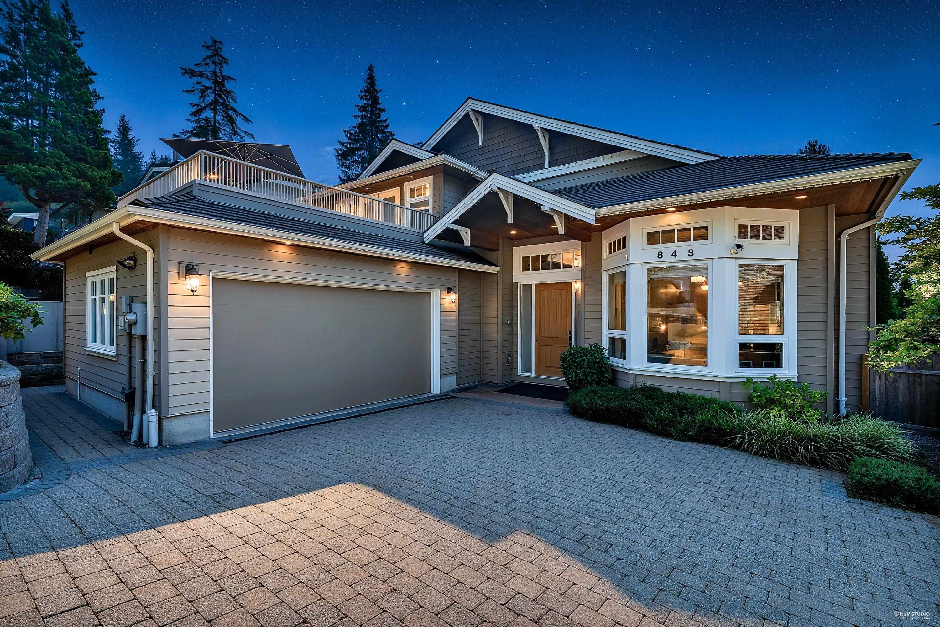 843 Canyon Boulevard, North Vancouver, BC V7R 2J7